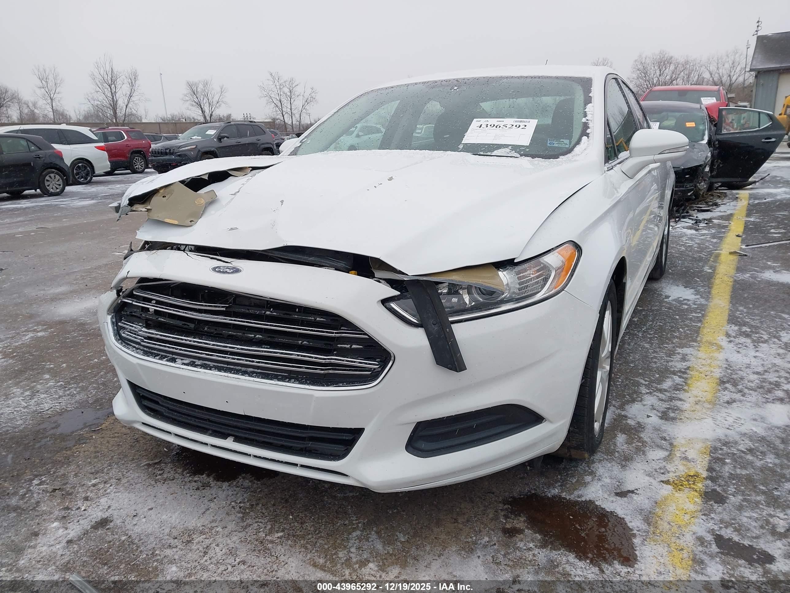 FORD FUSION image 2