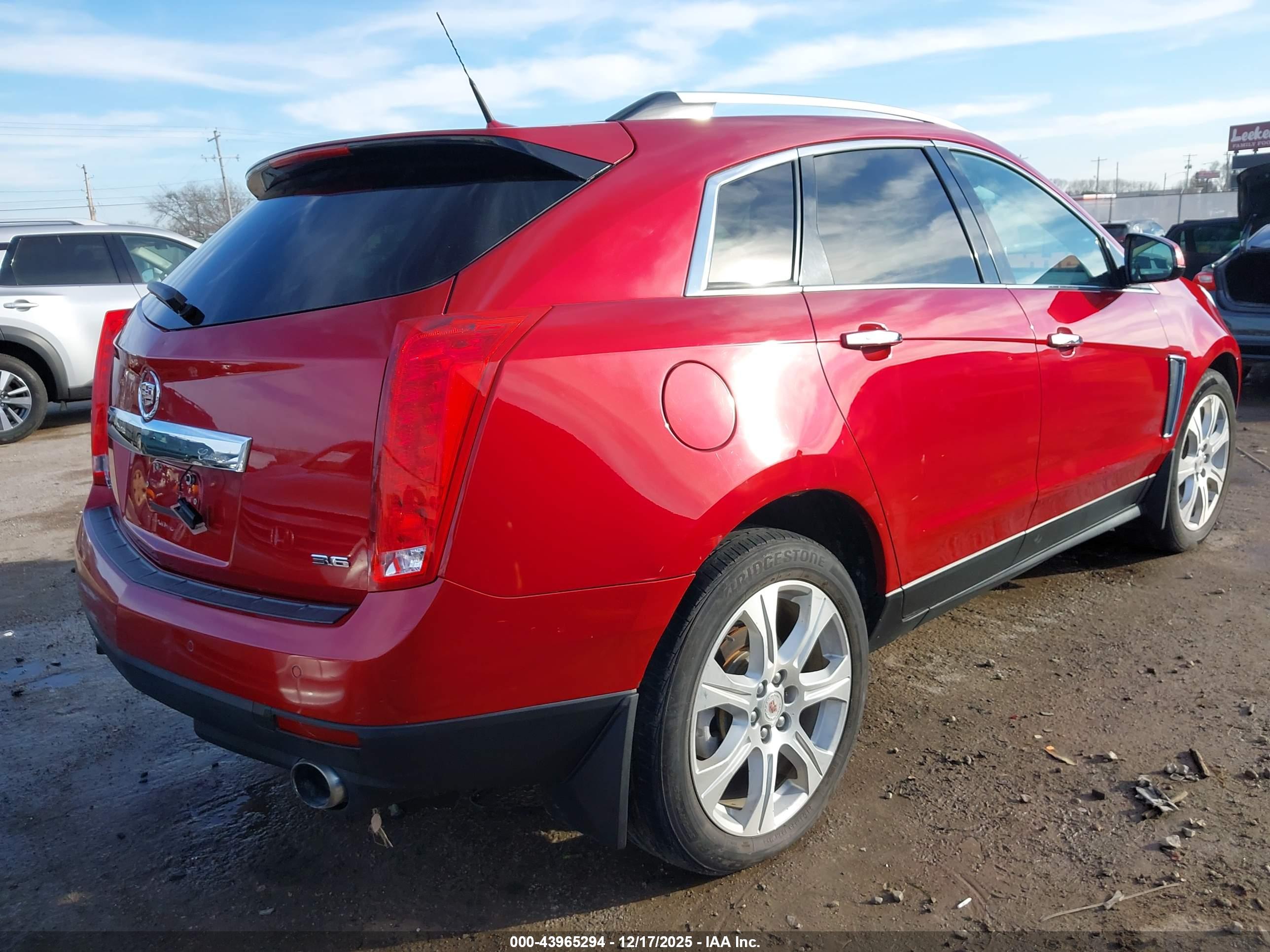 CADILLAC SRX image 4