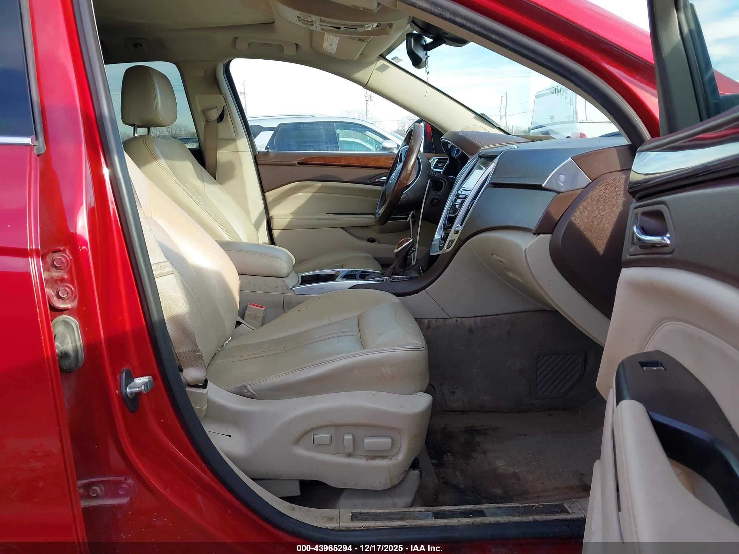 CADILLAC SRX image 5