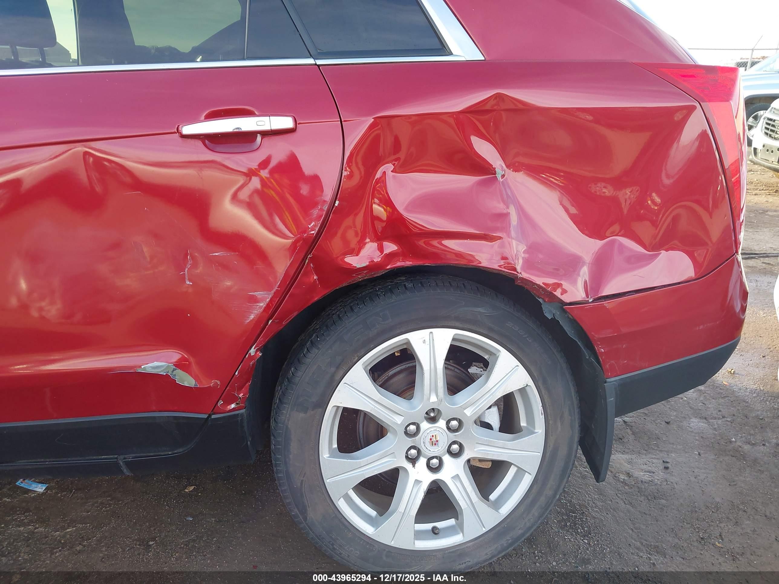 CADILLAC SRX image 6
