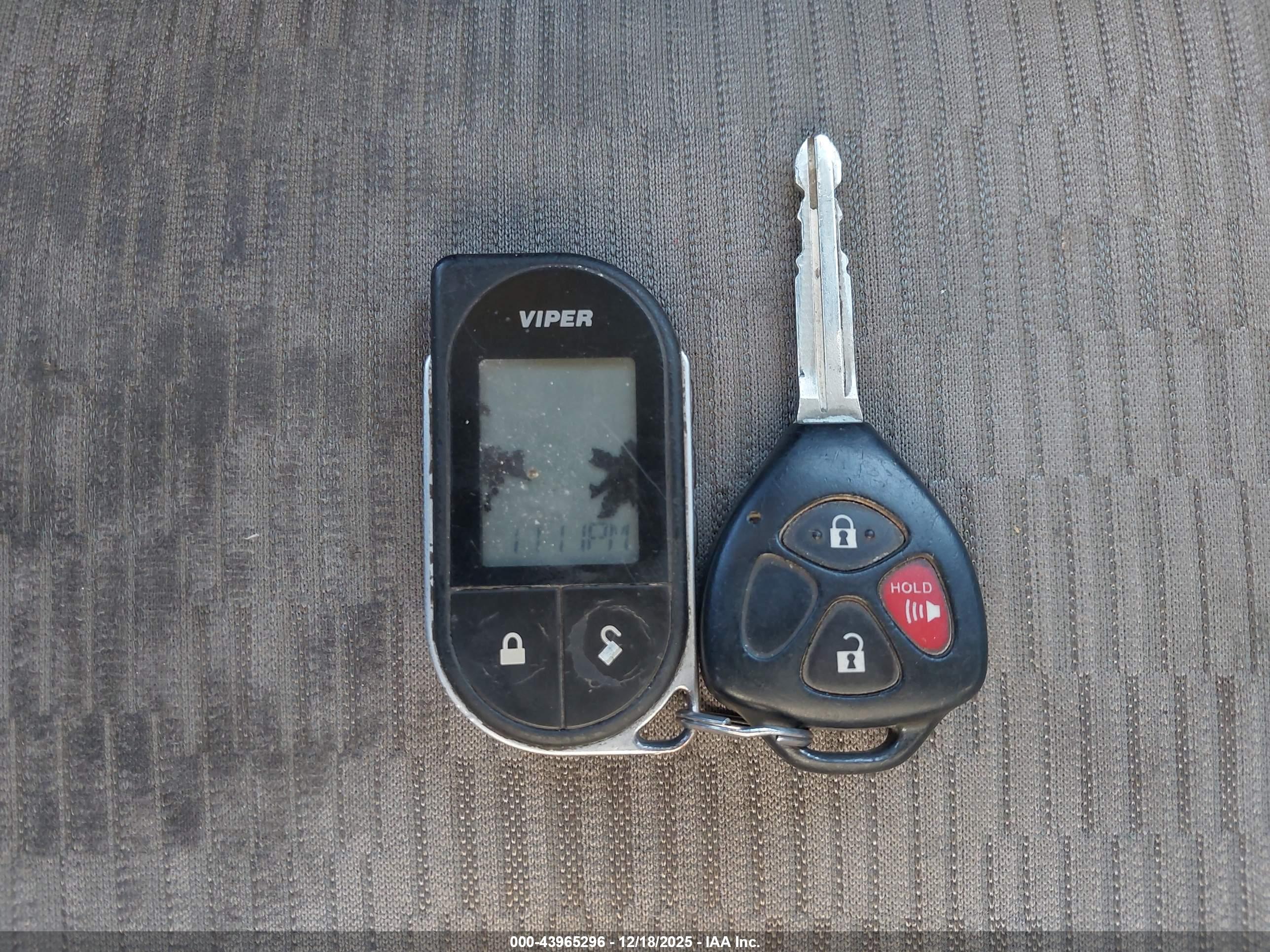 TOYOTA RAV4 image 11