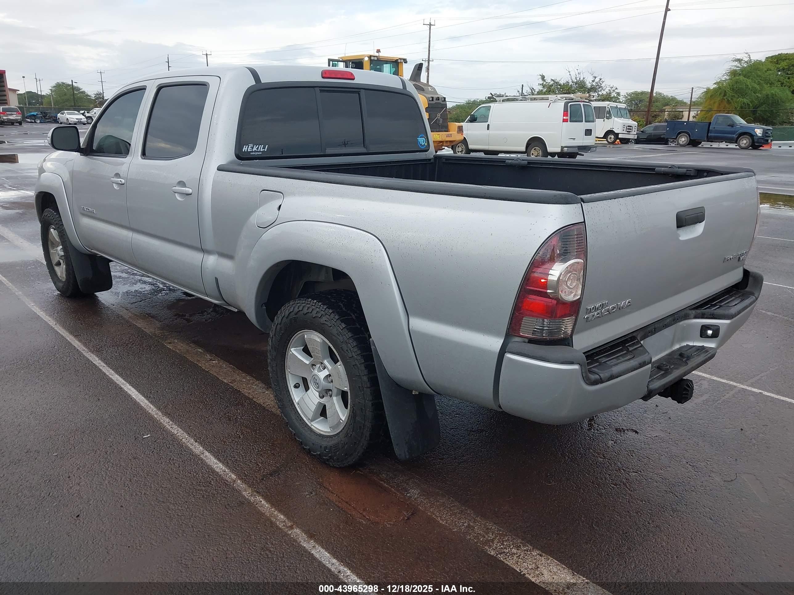 TOYOTA TACOMA image 3
