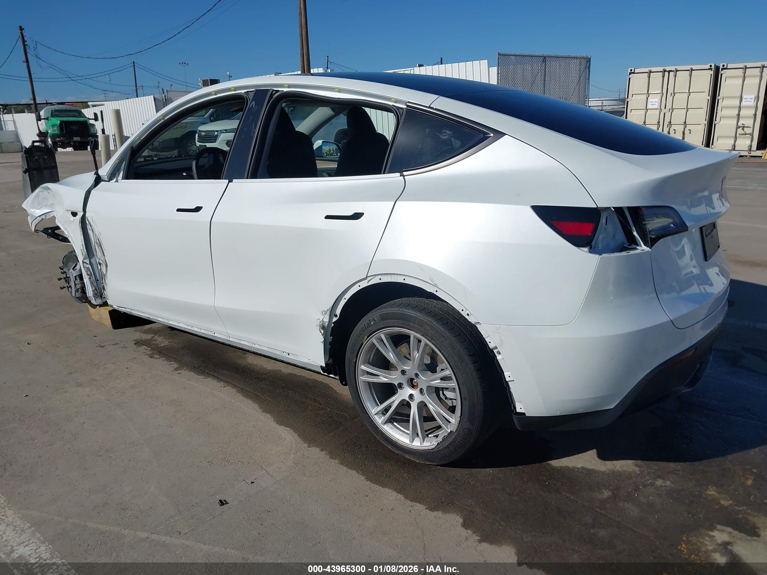 TESLA MODEL image 3