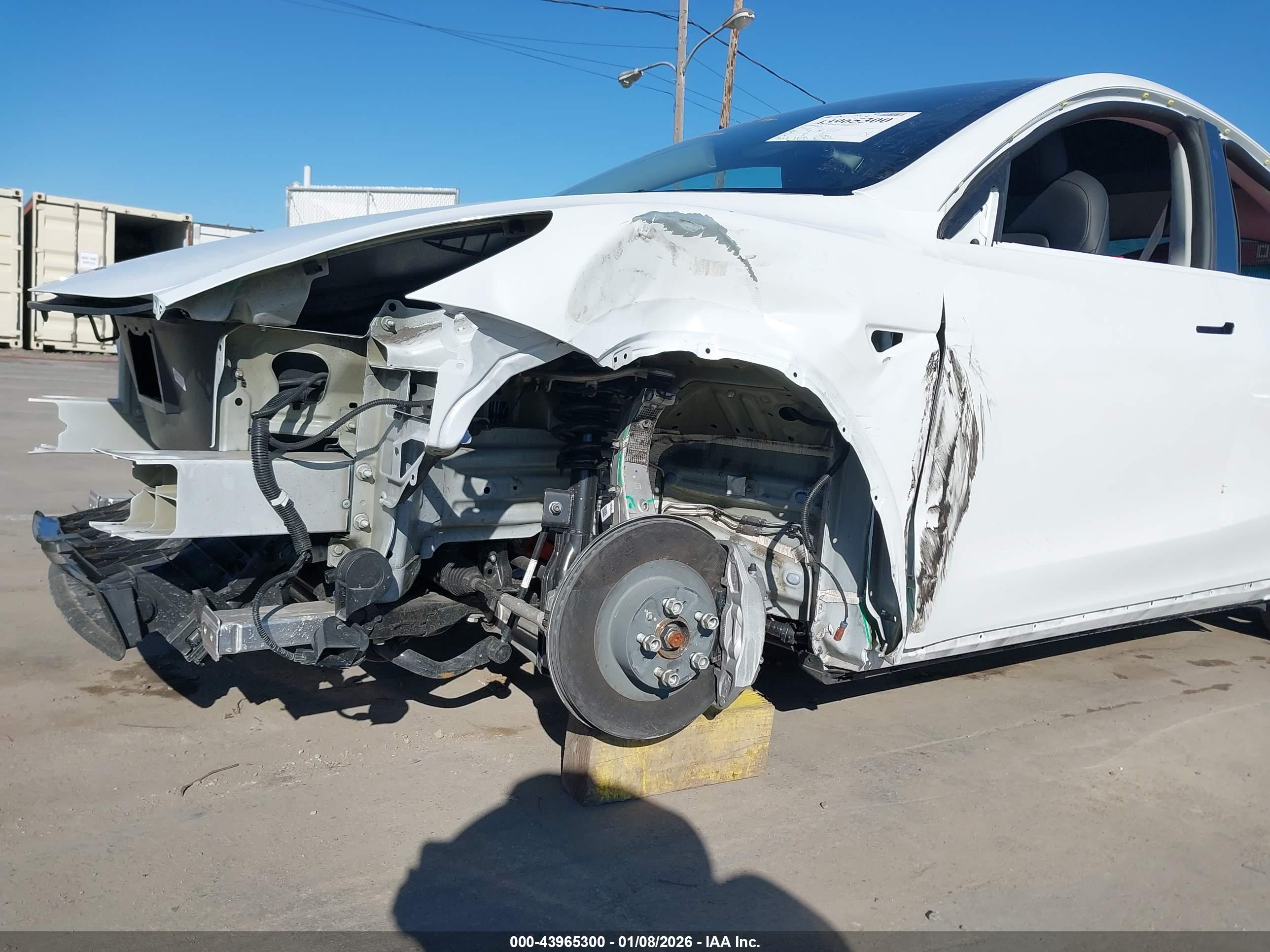 TESLA MODEL image 6