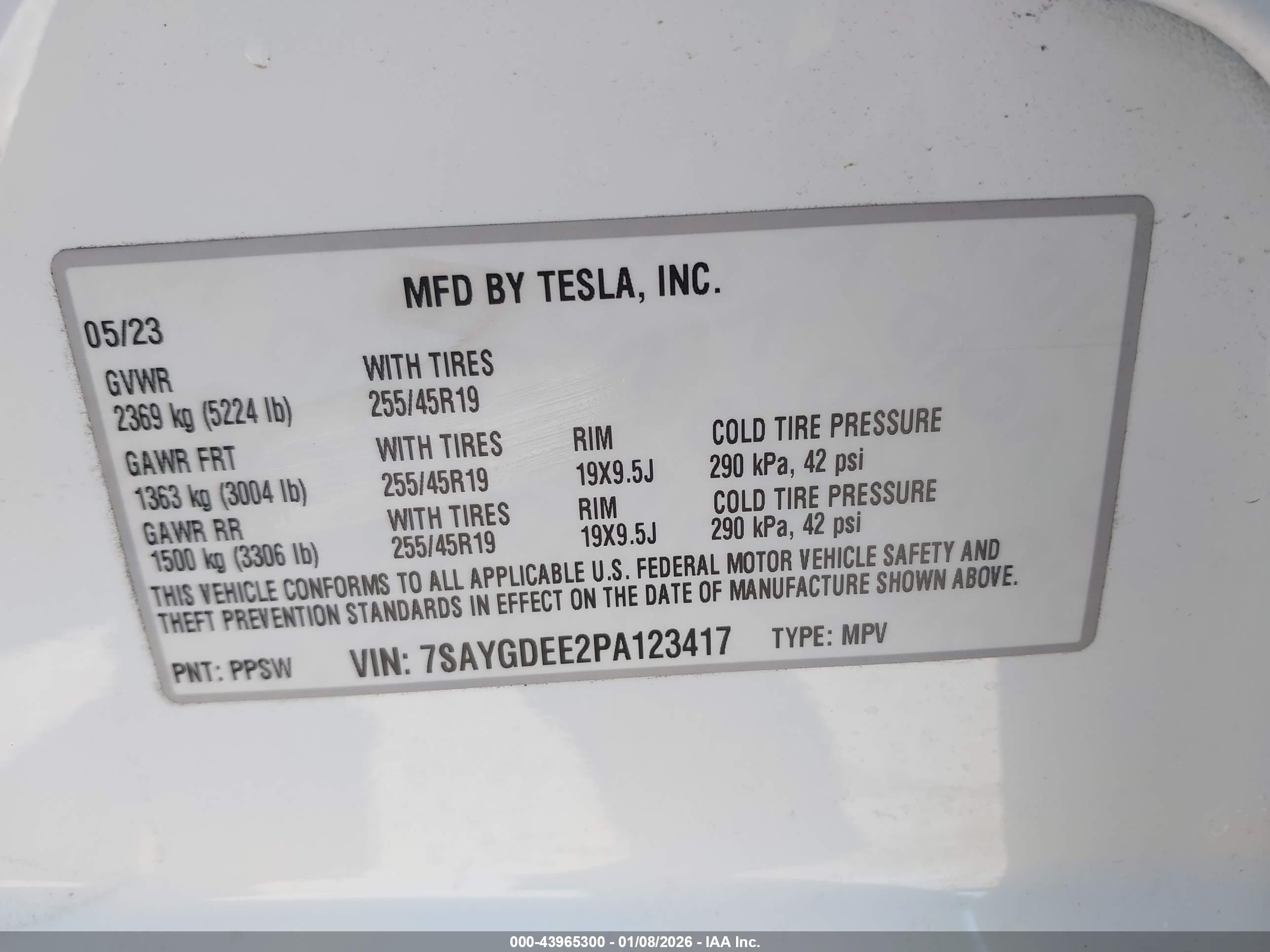 TESLA MODEL image 9