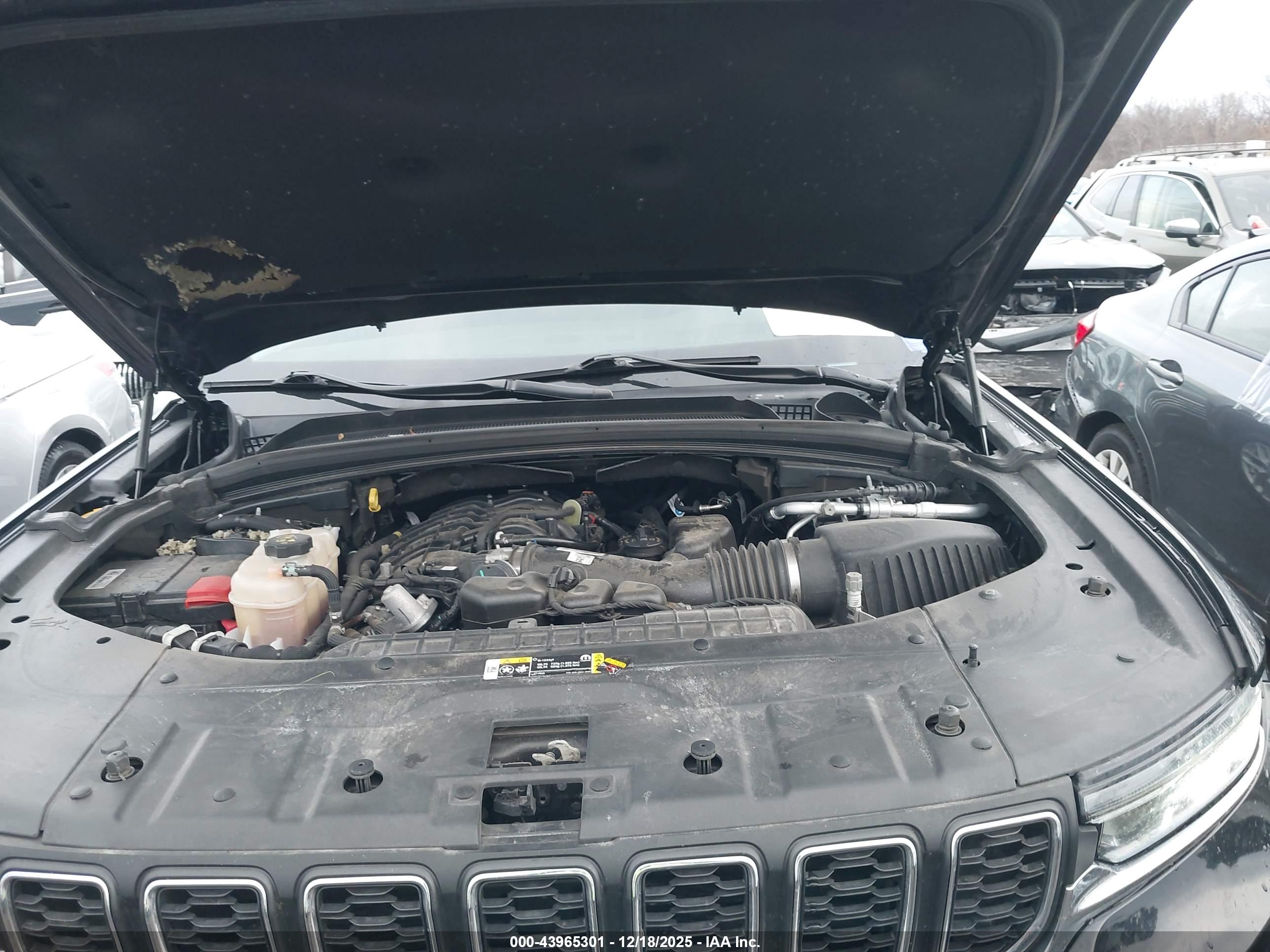 JEEP GRAND image 10