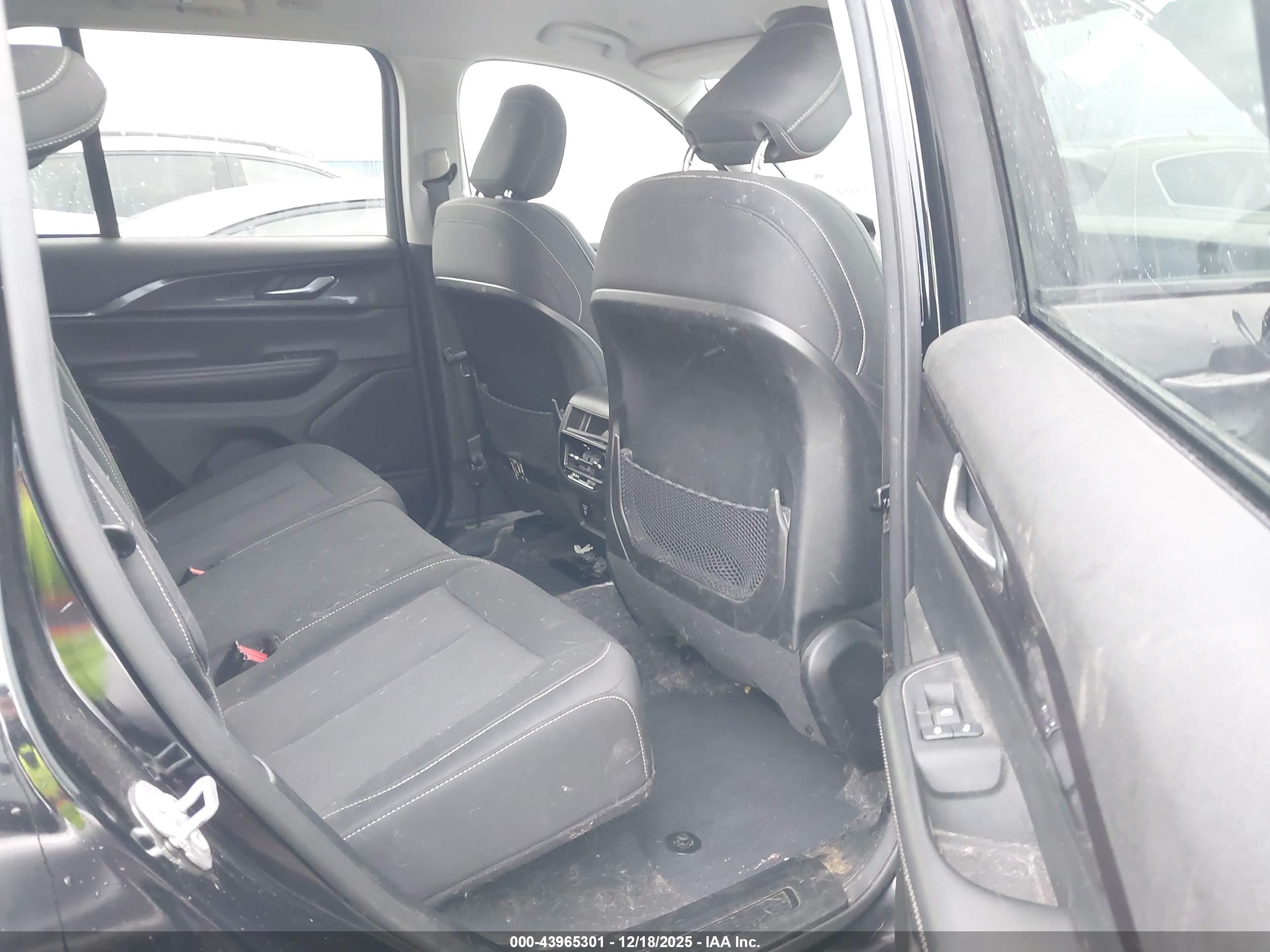 JEEP GRAND image 8