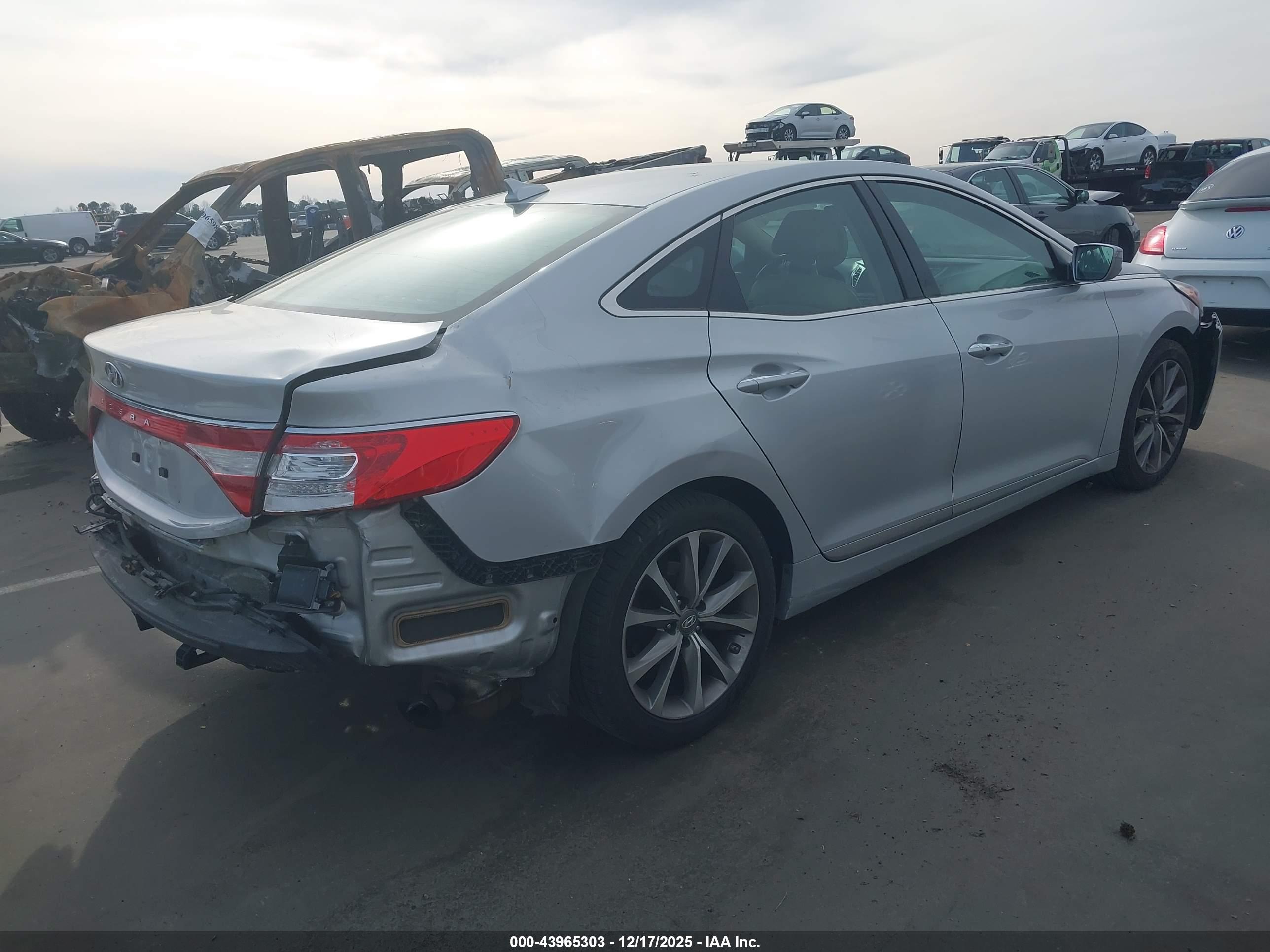 HYUNDAI AZERA image 4