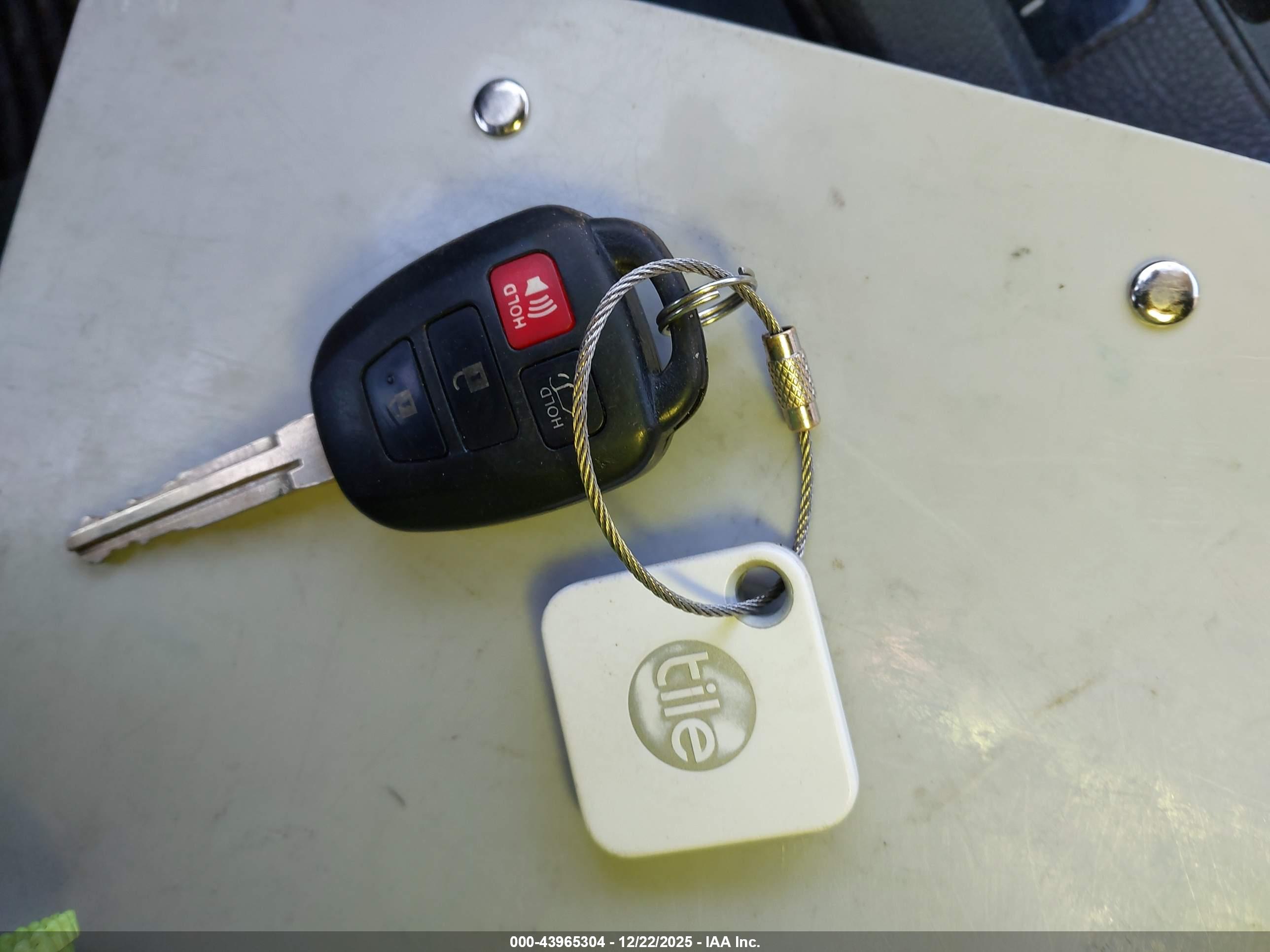 TOYOTA RAV4 image 11