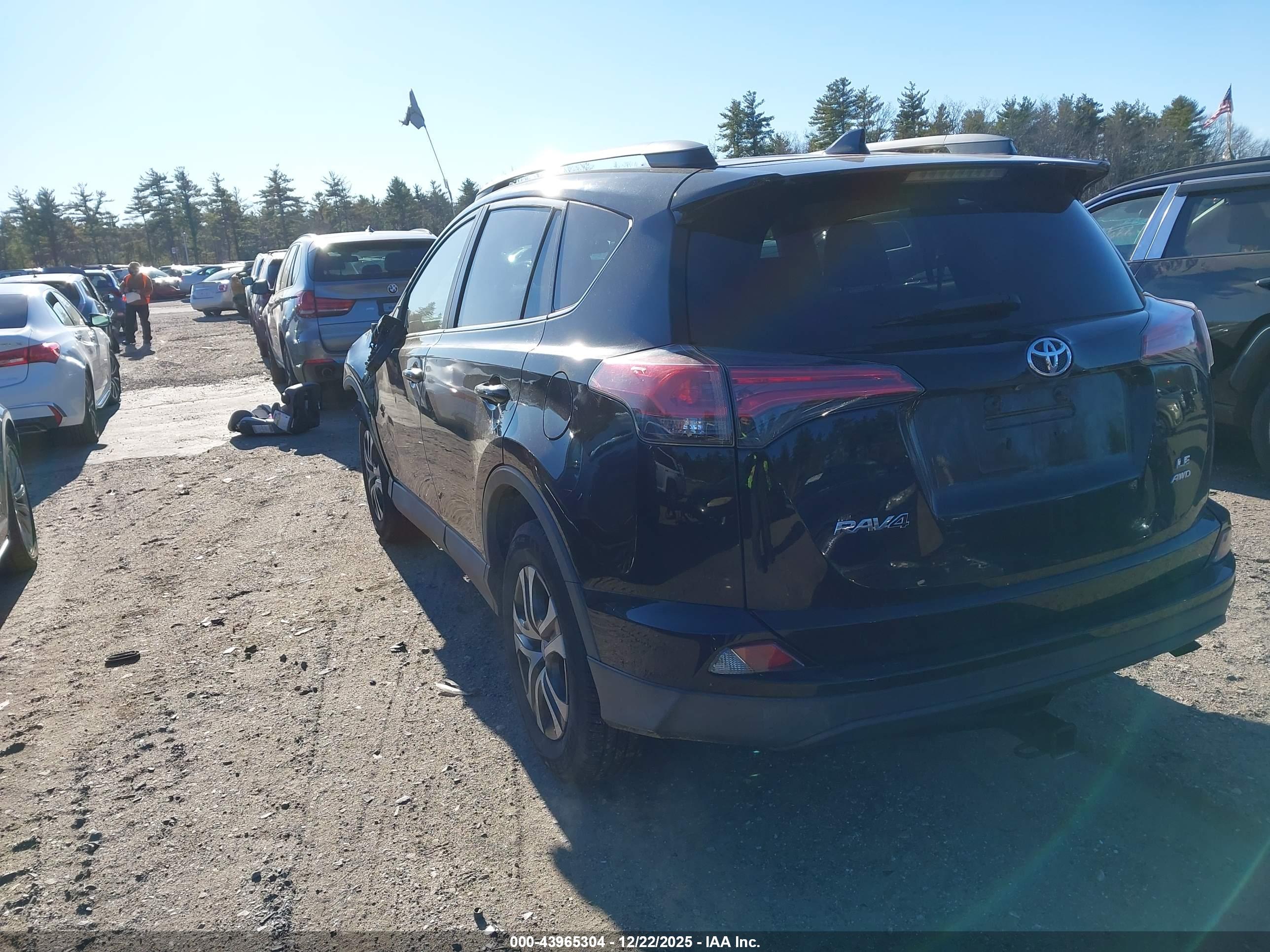 TOYOTA RAV4 image 3
