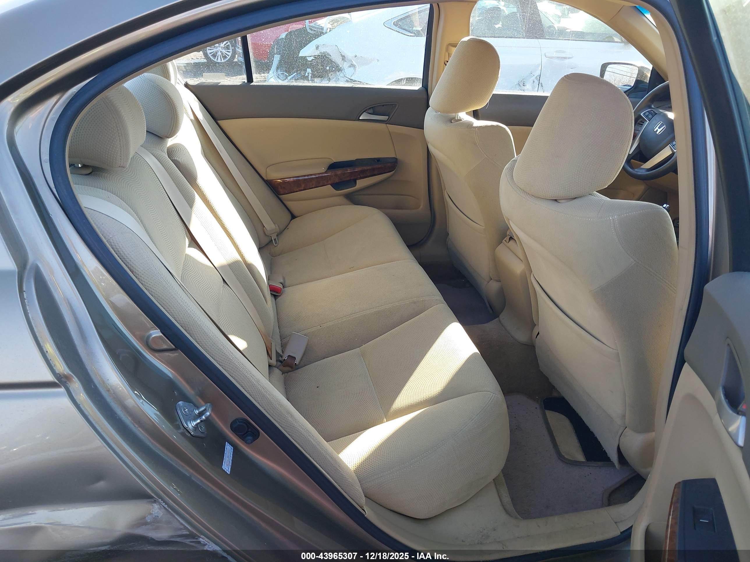 HONDA ACCORD image 8