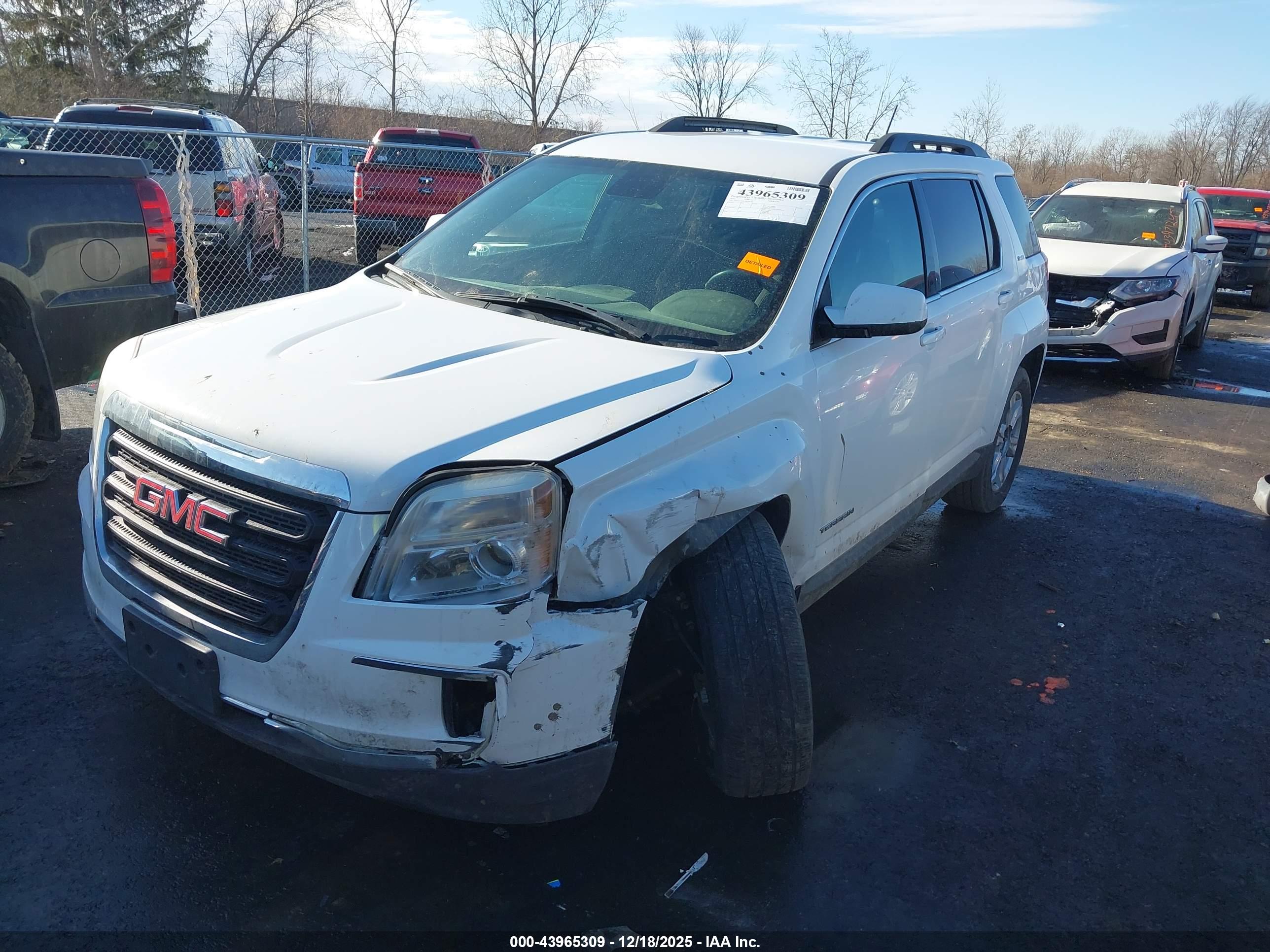 GMC TERRAIN image 2