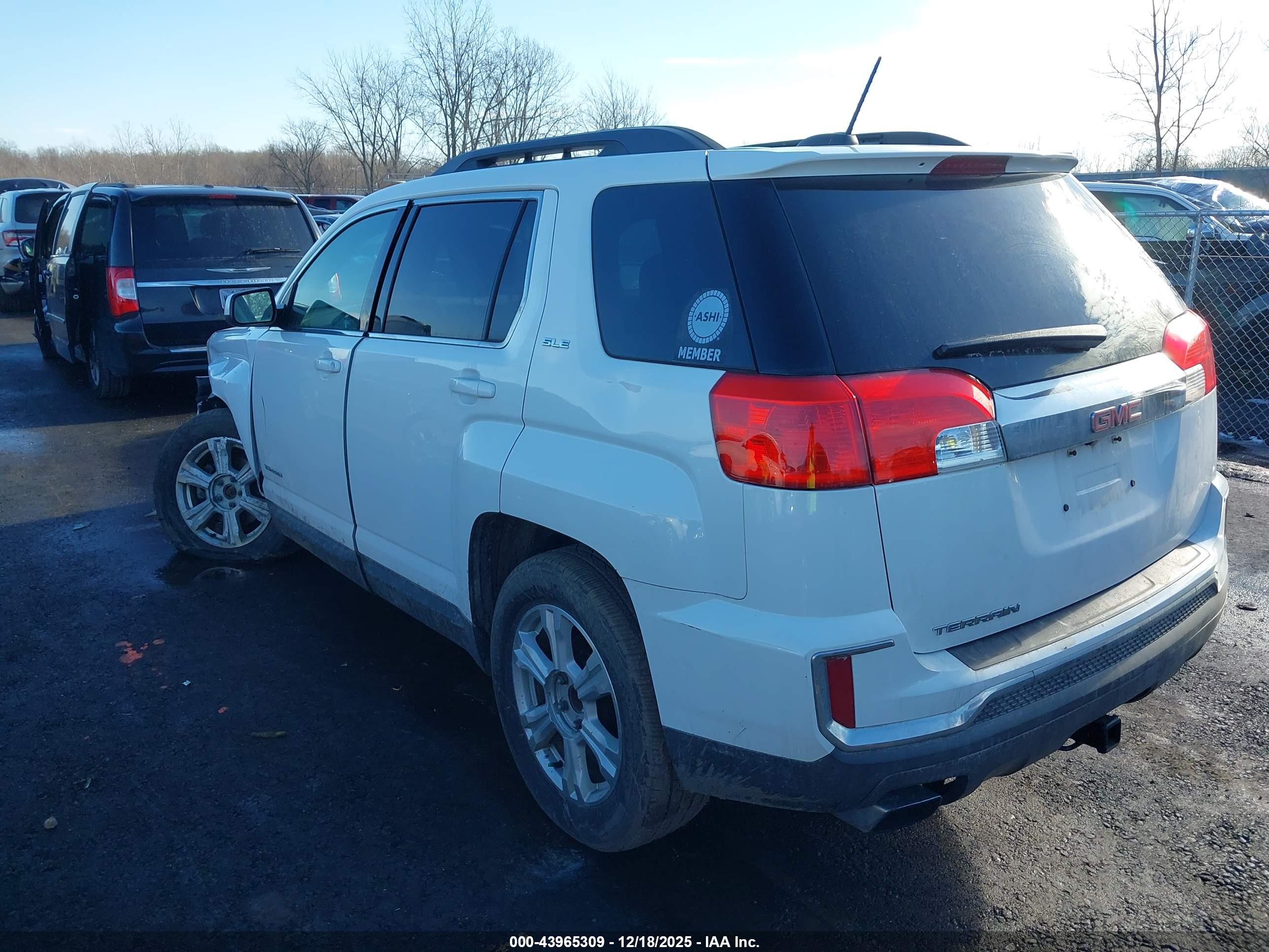 GMC TERRAIN image 3