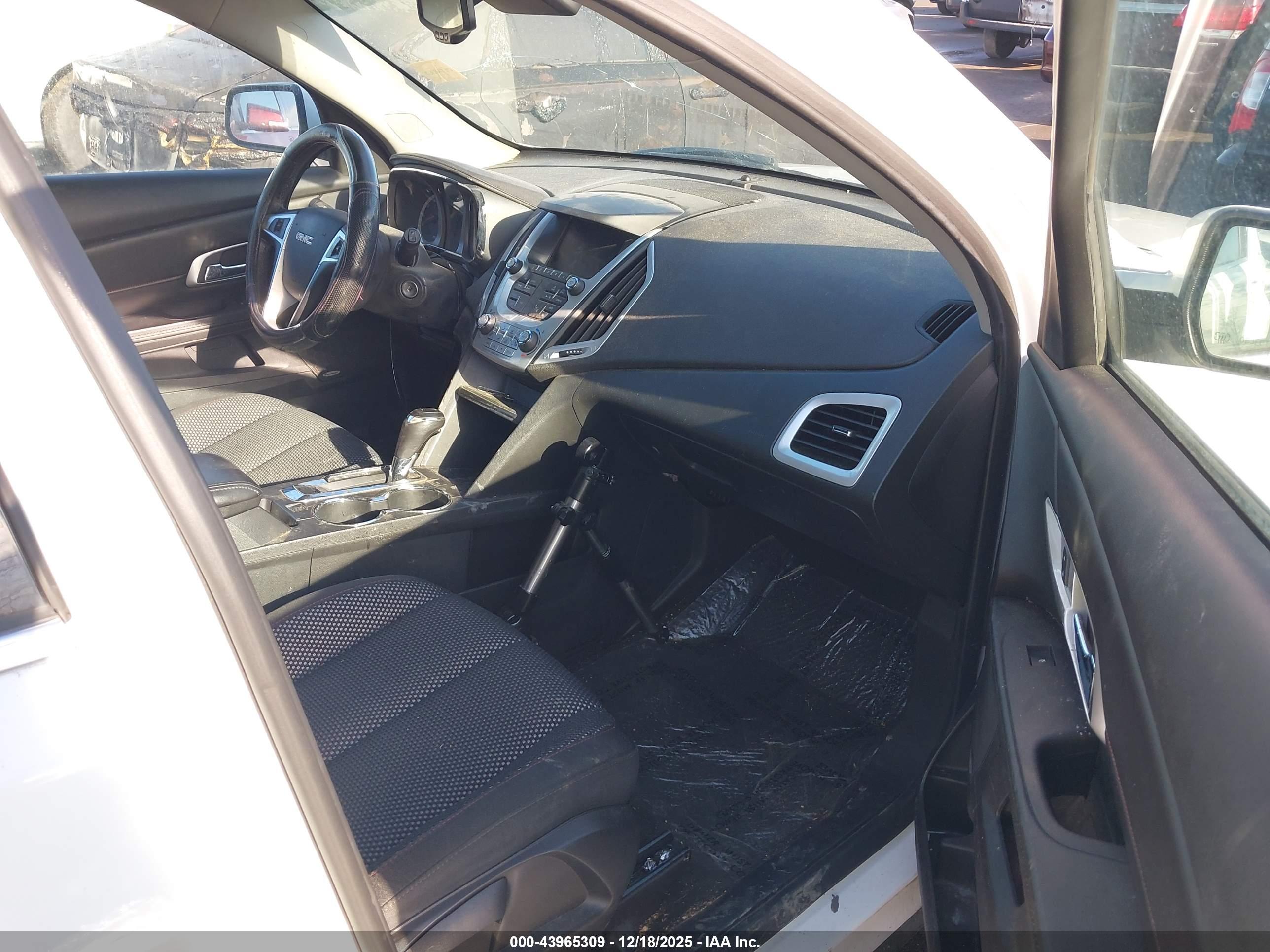 GMC TERRAIN image 5