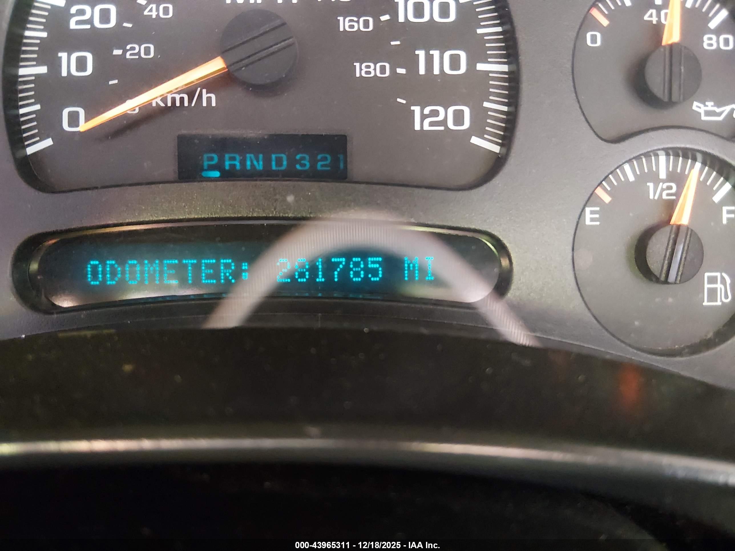 CHEVROLET SILVERADO image 7