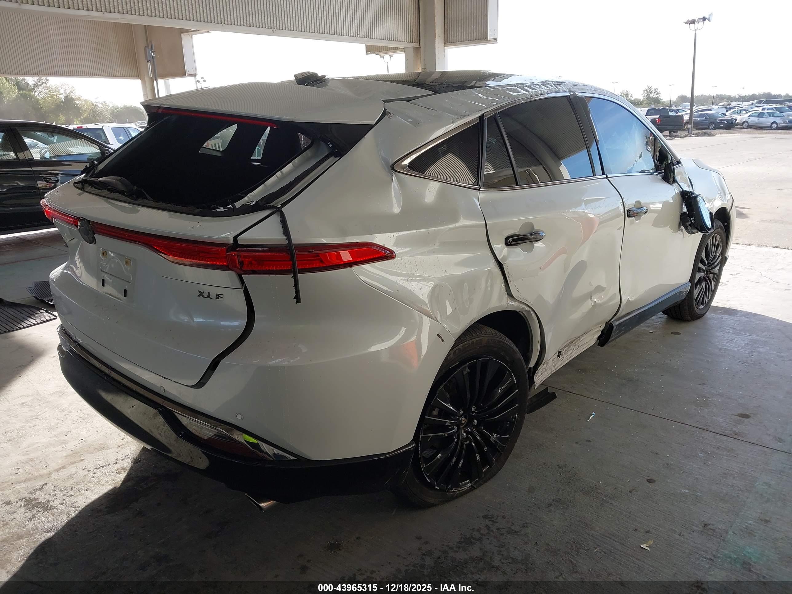 TOYOTA VENZA image 4