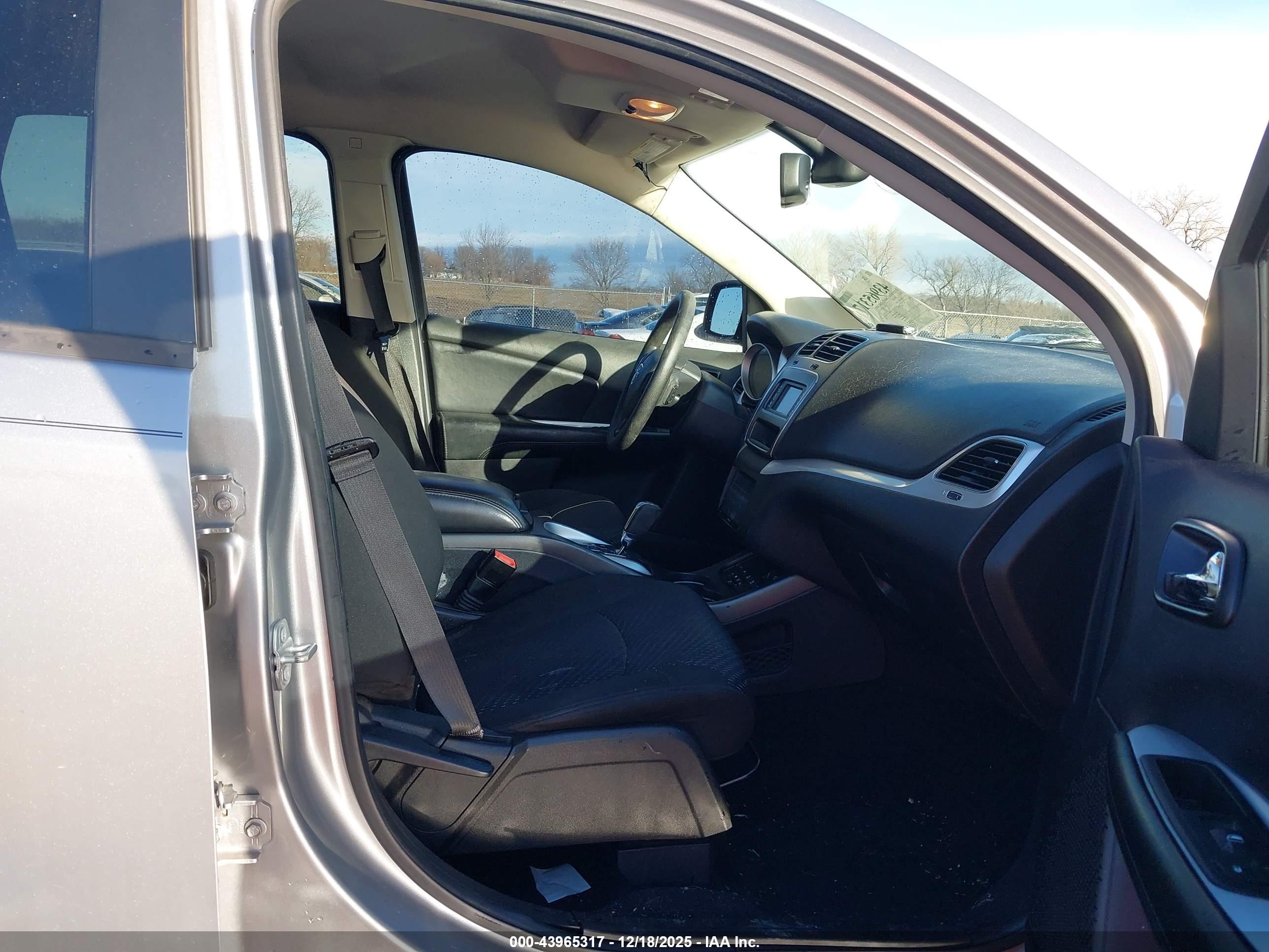 DODGE JOURNEY image 5