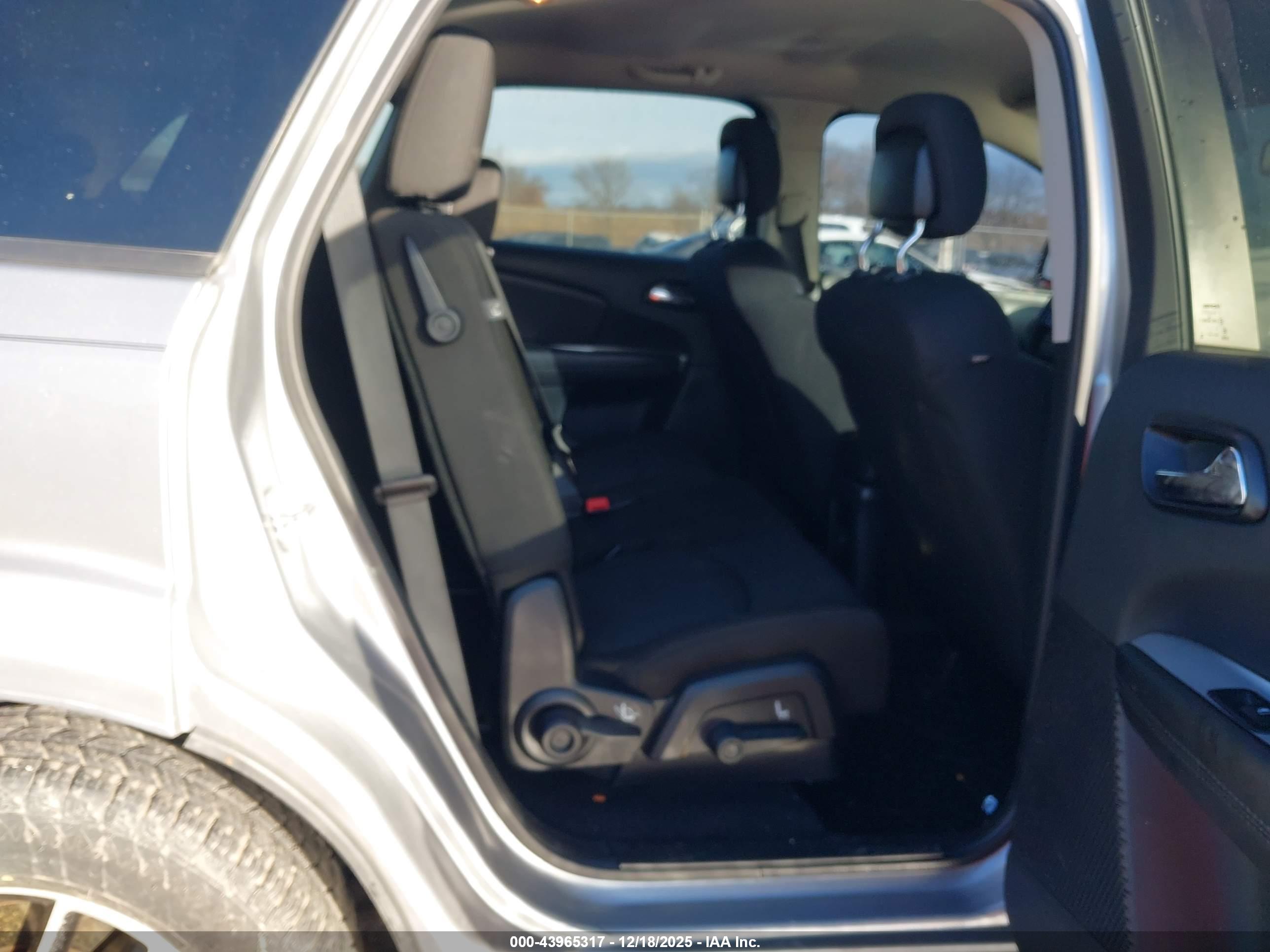 DODGE JOURNEY image 8