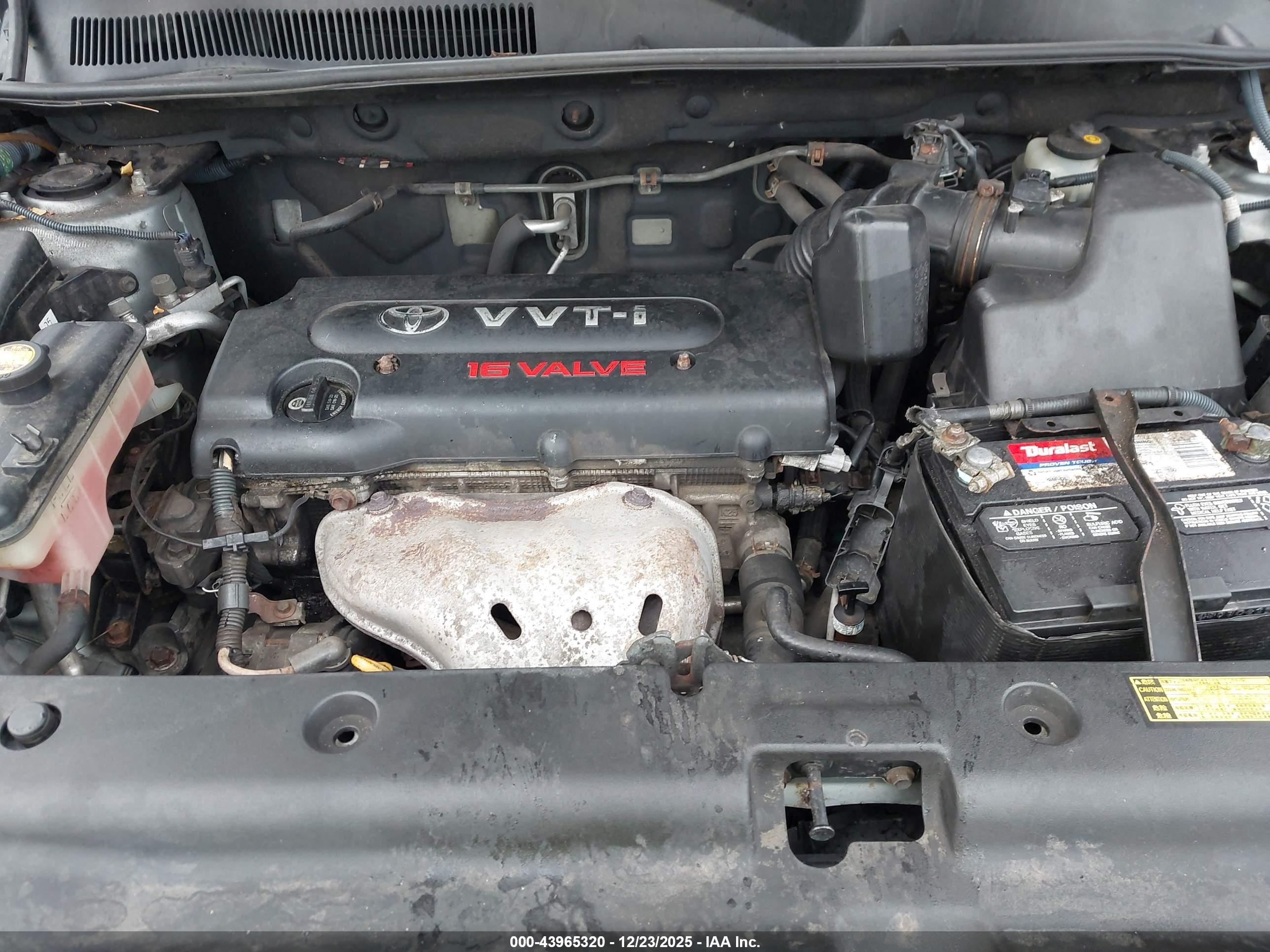 TOYOTA RAV4 image 10