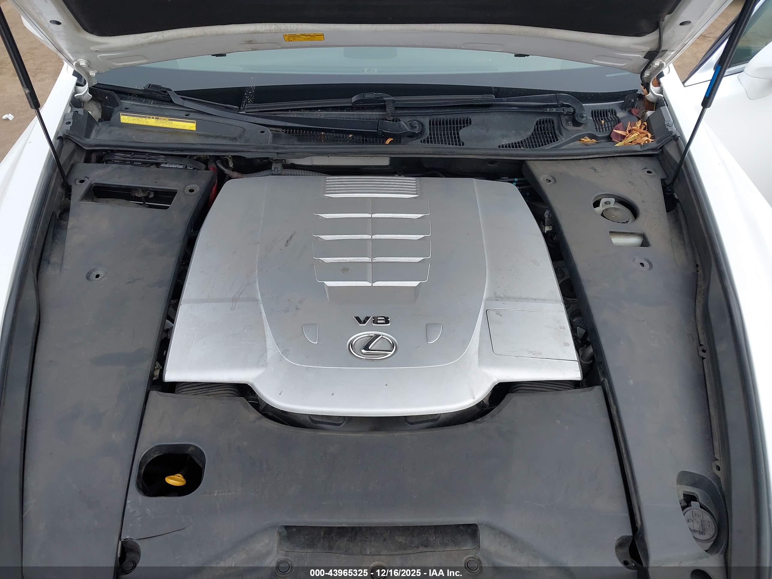 LEXUS LS image 10