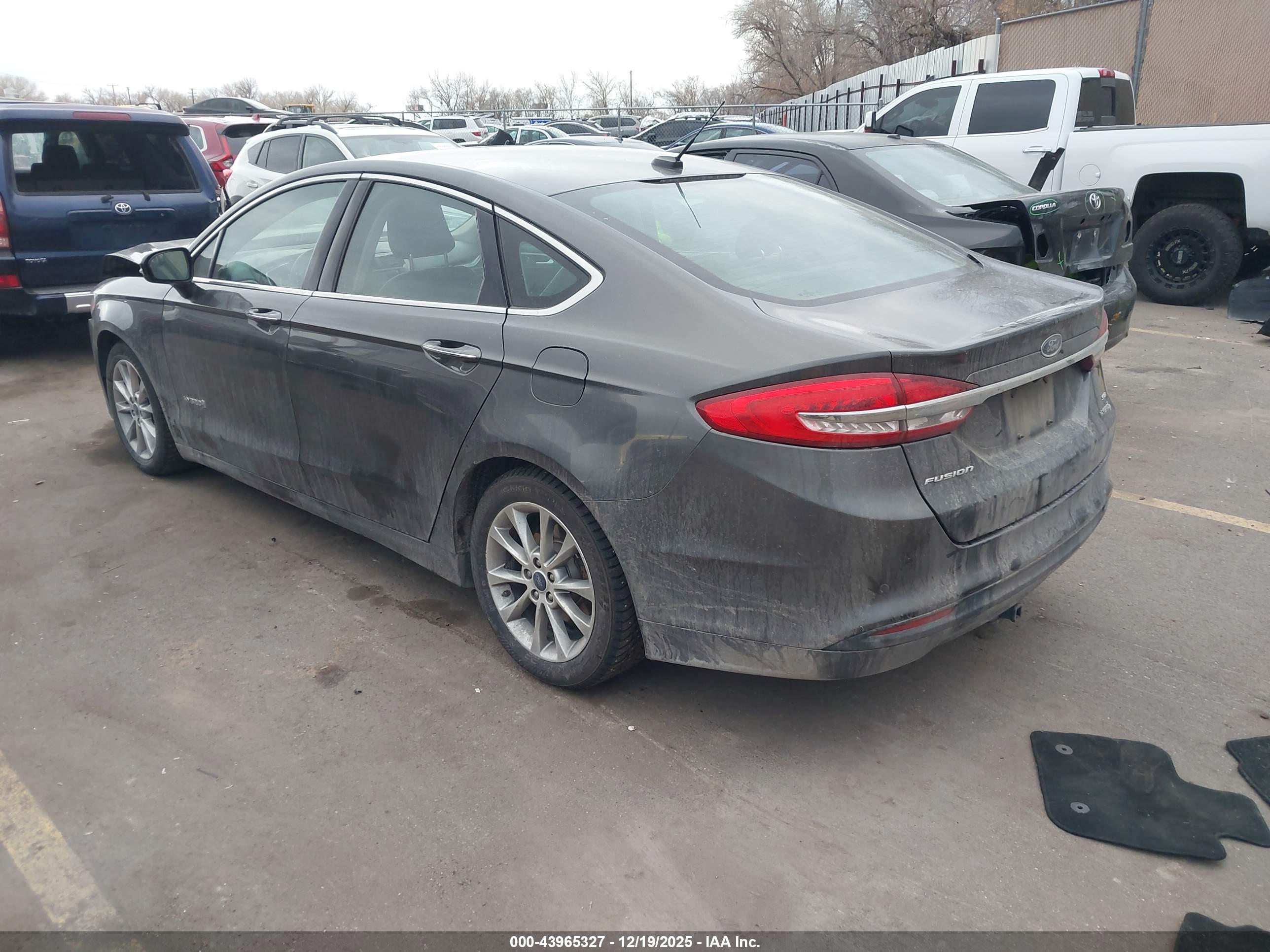 FORD FUSION image 3