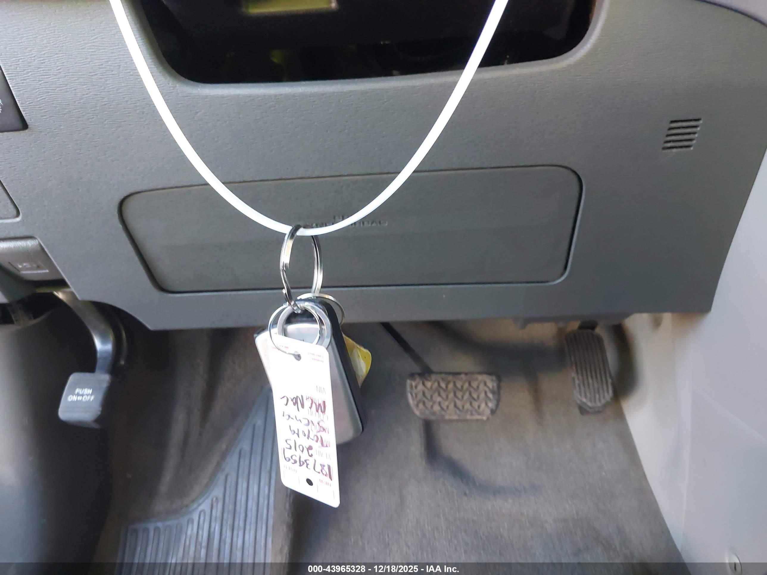 TOYOTA SIENNA image 11