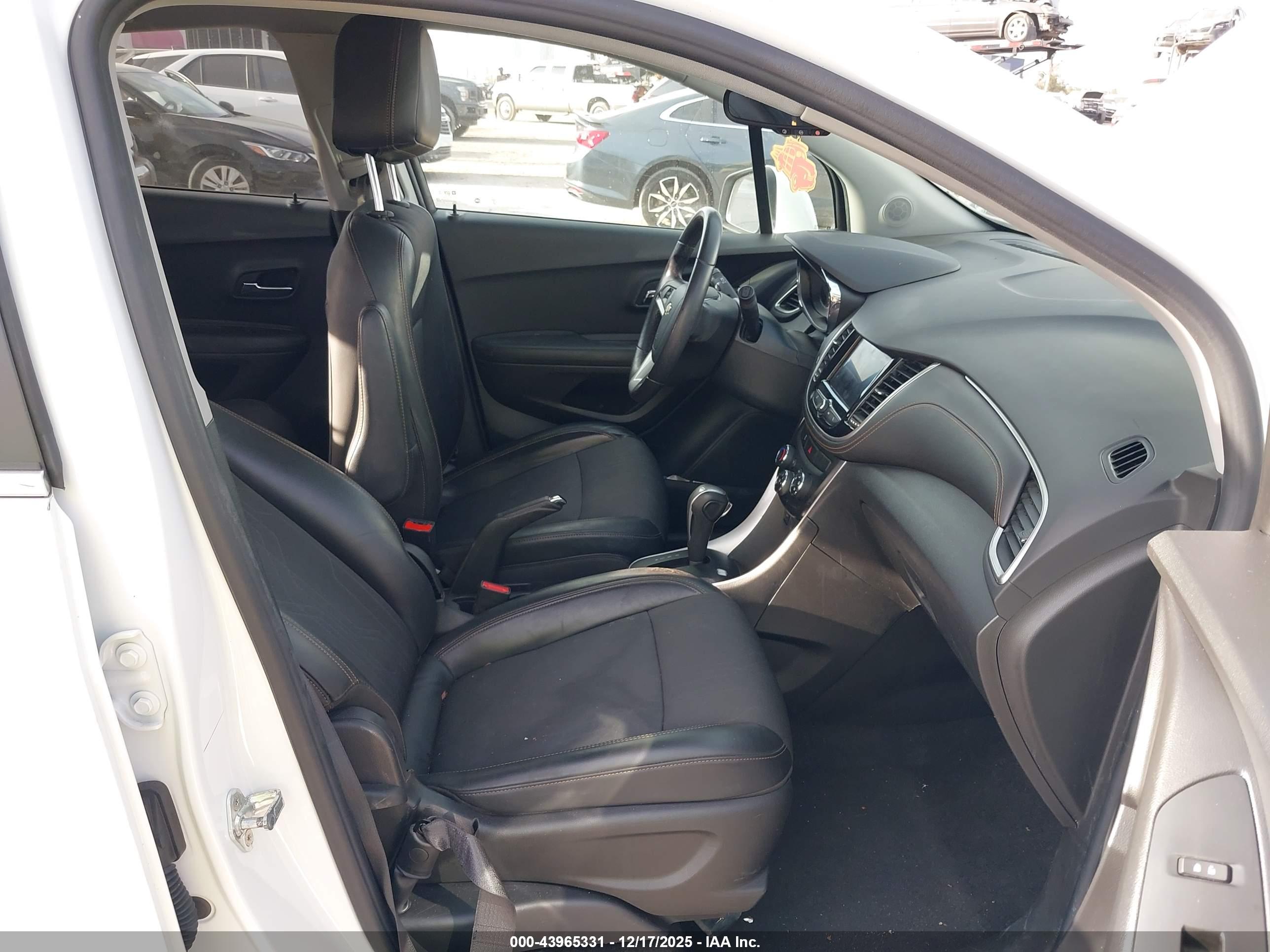 CHEVROLET TRAX image 5