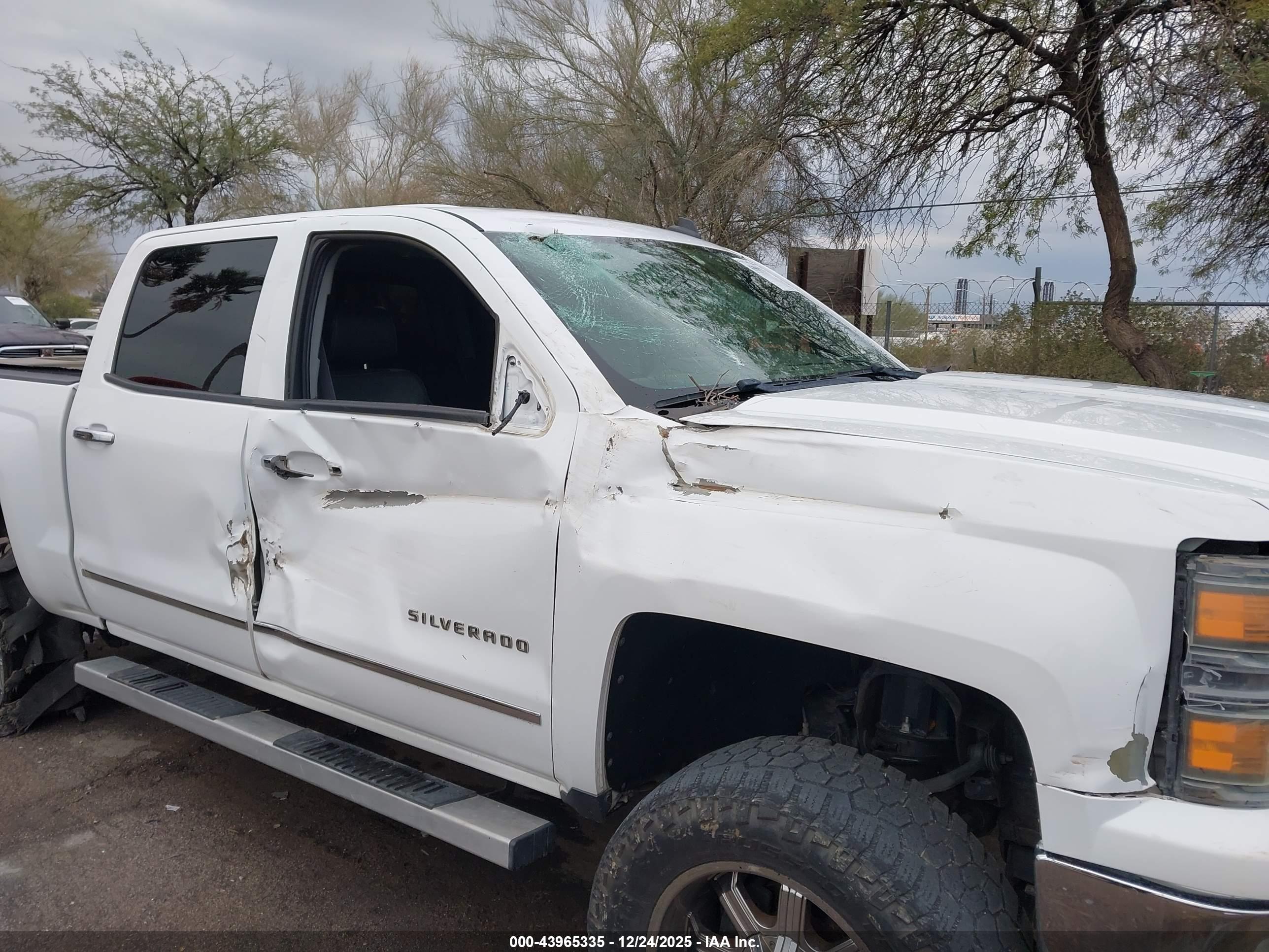 CHEVROLET SILVERADO image 6