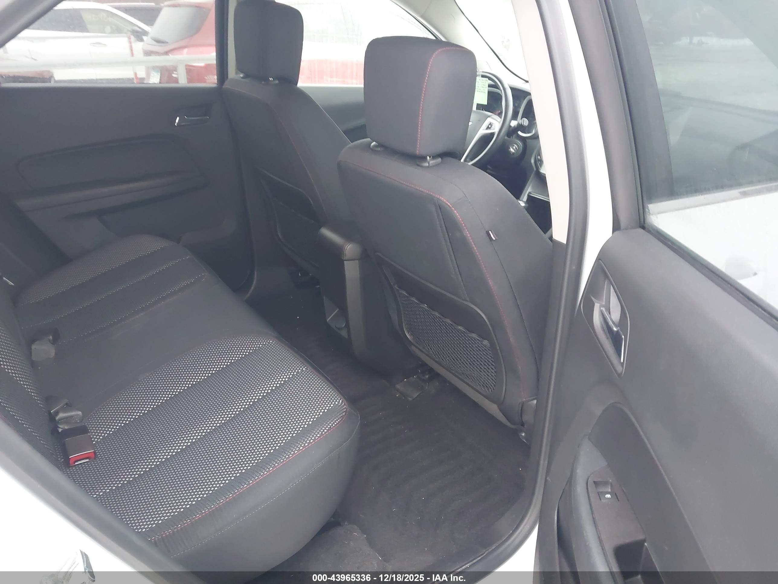 CHEVROLET EQUINOX image 8