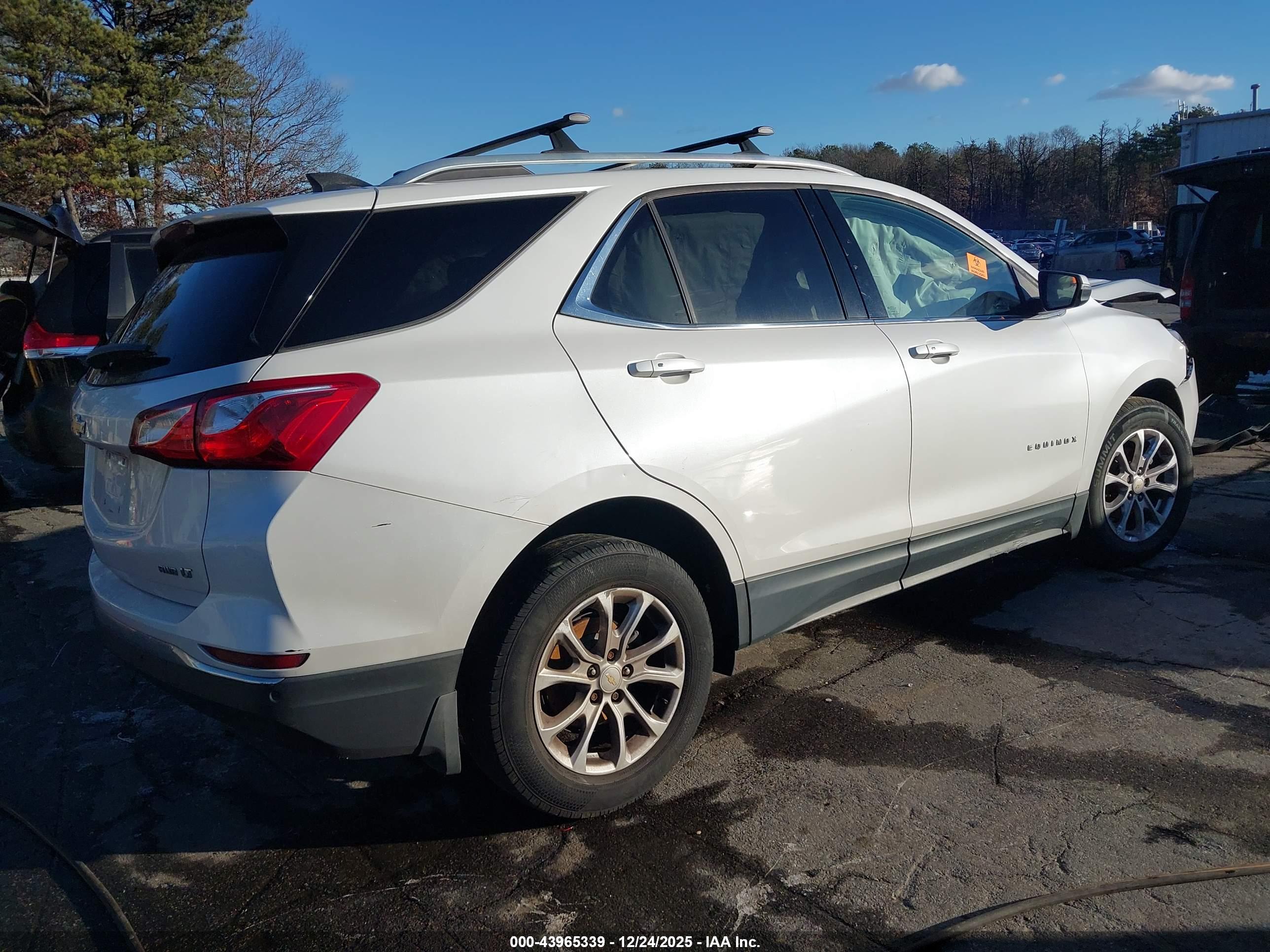 CHEVROLET EQUINOX image 4