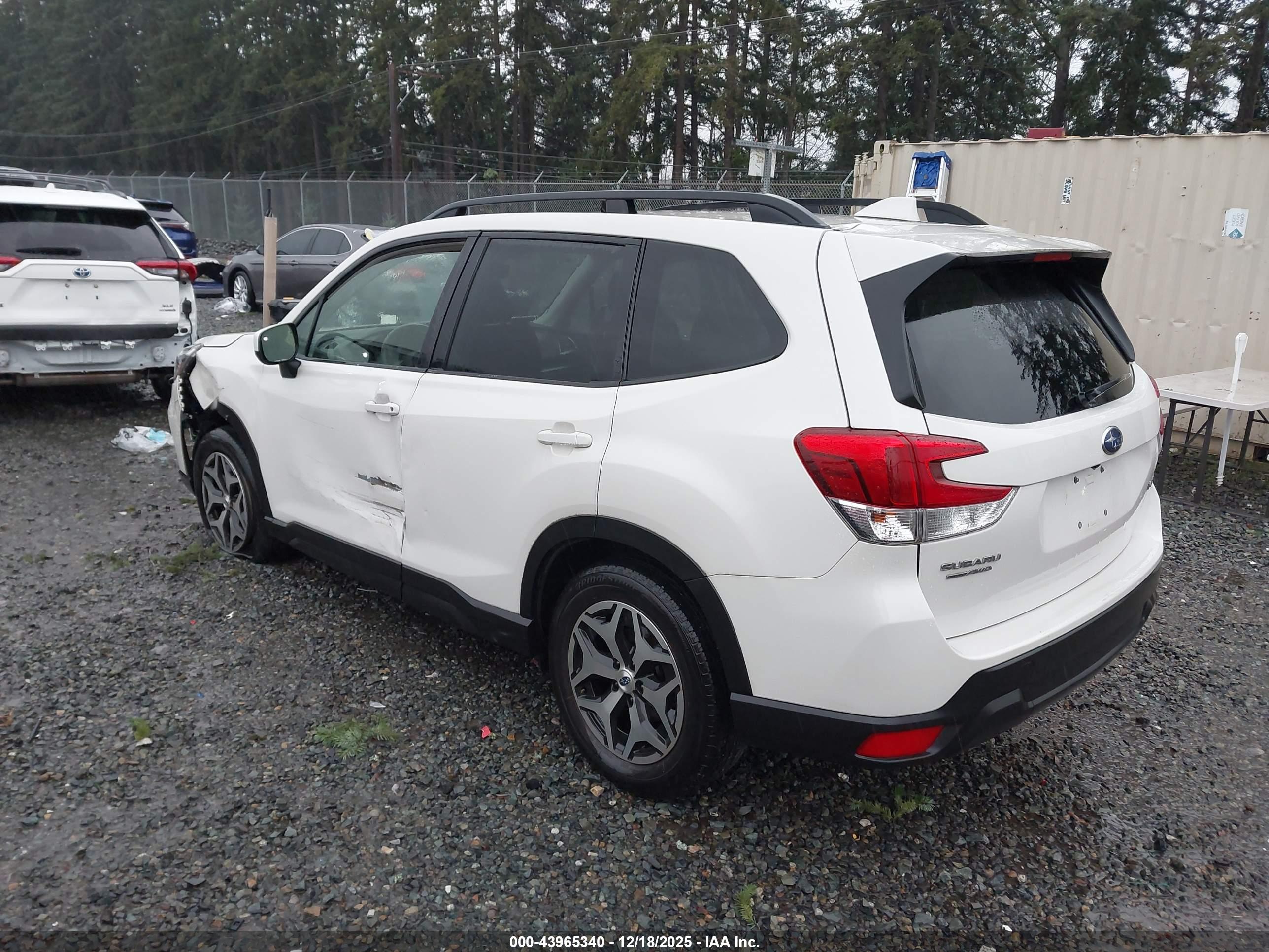 SUBARU FORESTER image 3