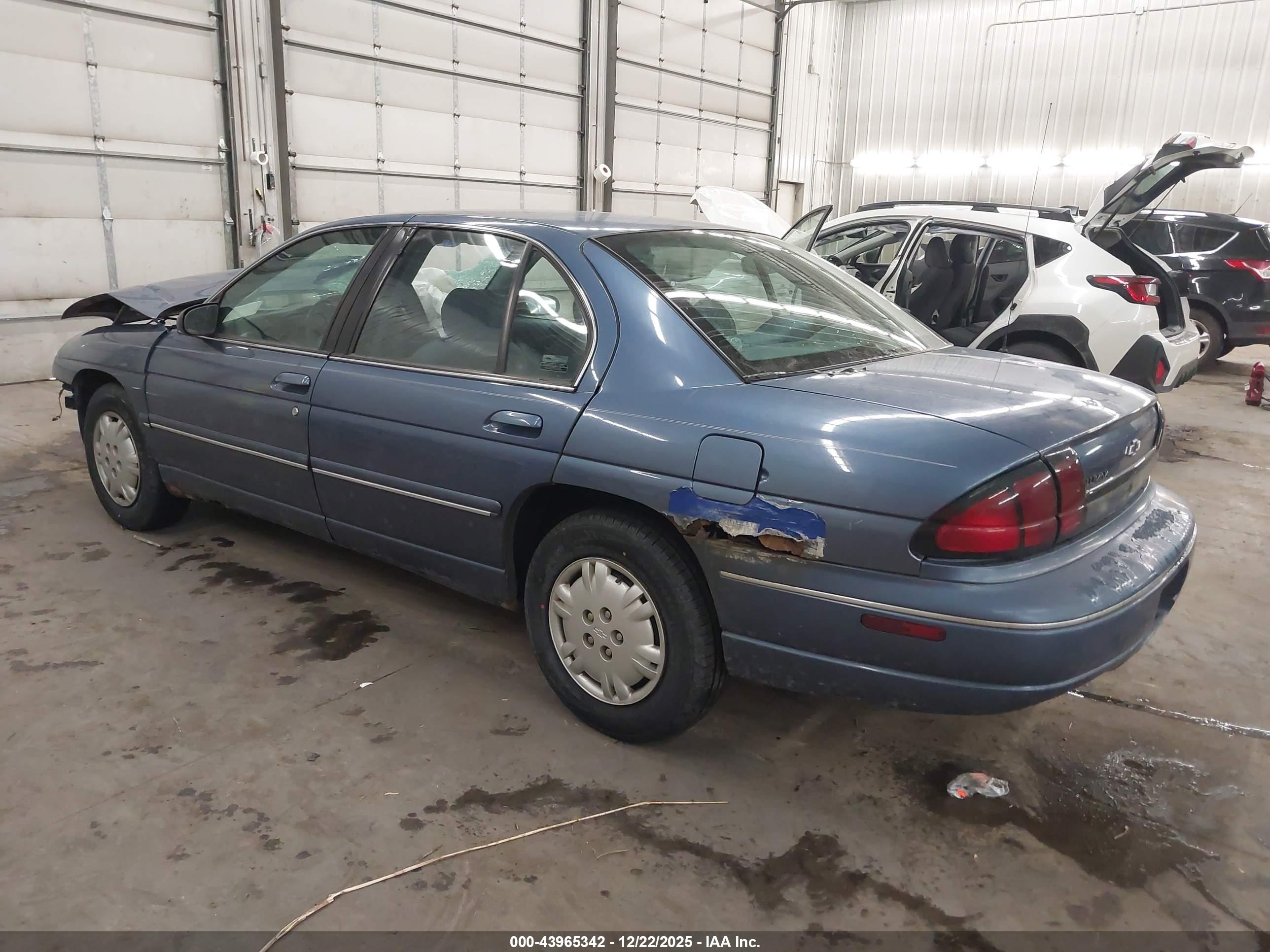 CHEVROLET LUMINA image 3