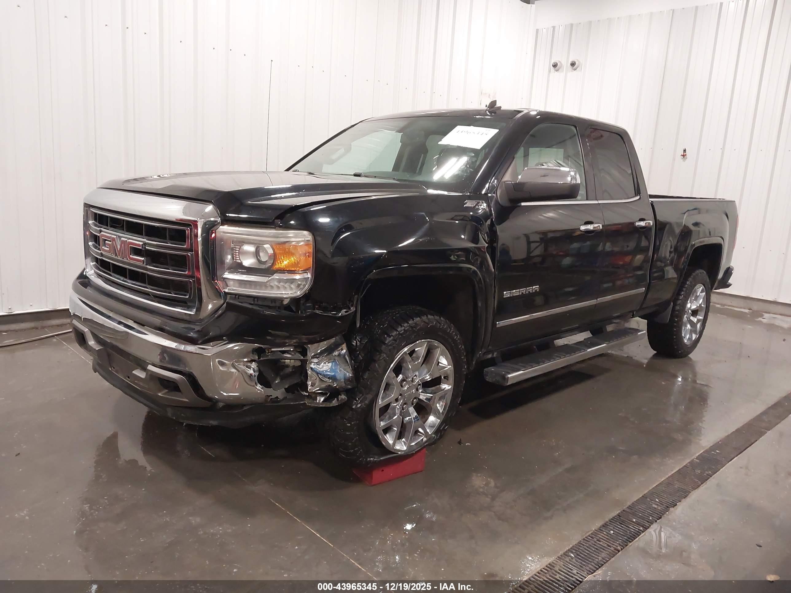 GMC SIERRA image 2