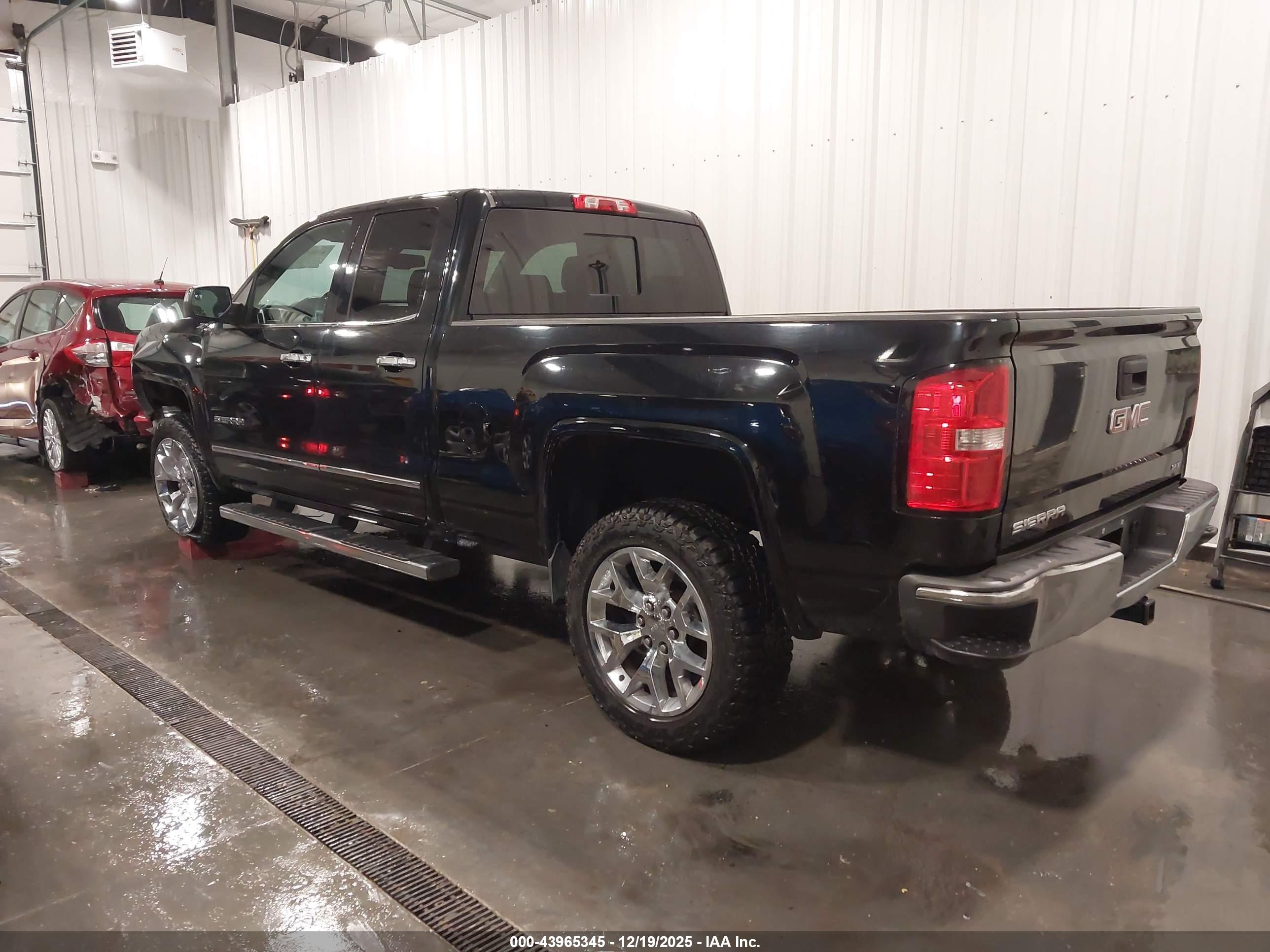 GMC SIERRA image 3