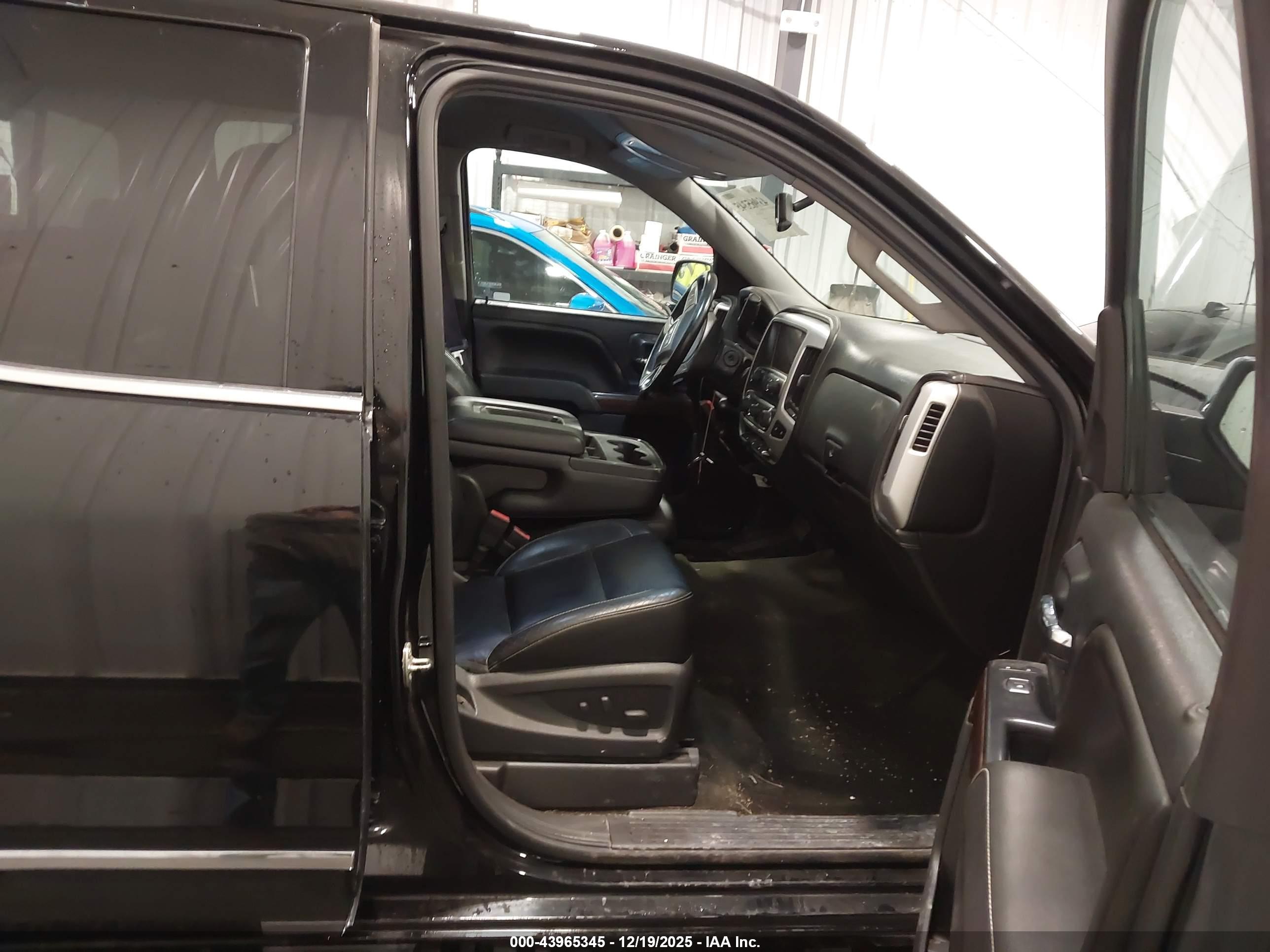 GMC SIERRA image 5
