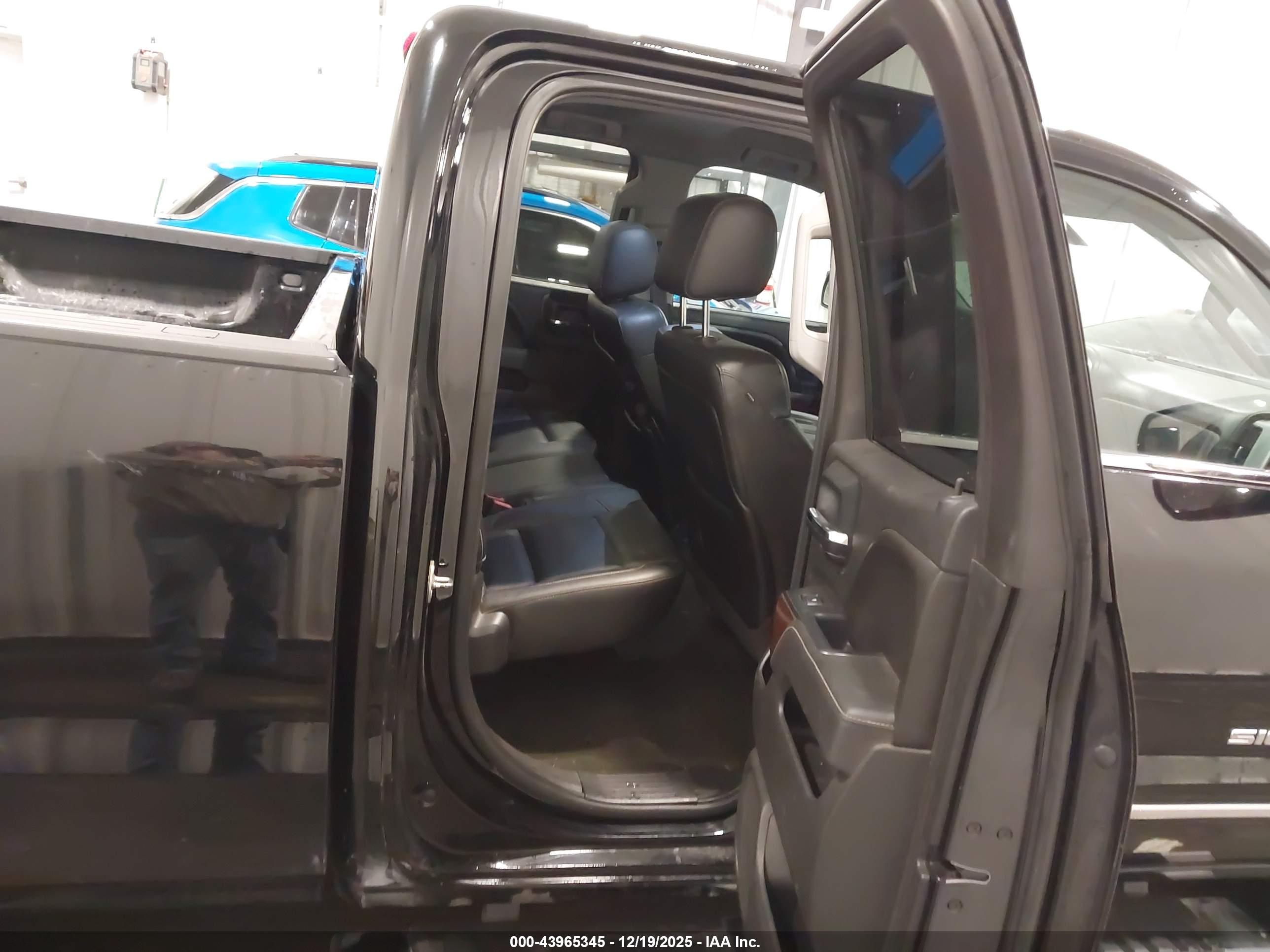 GMC SIERRA image 8