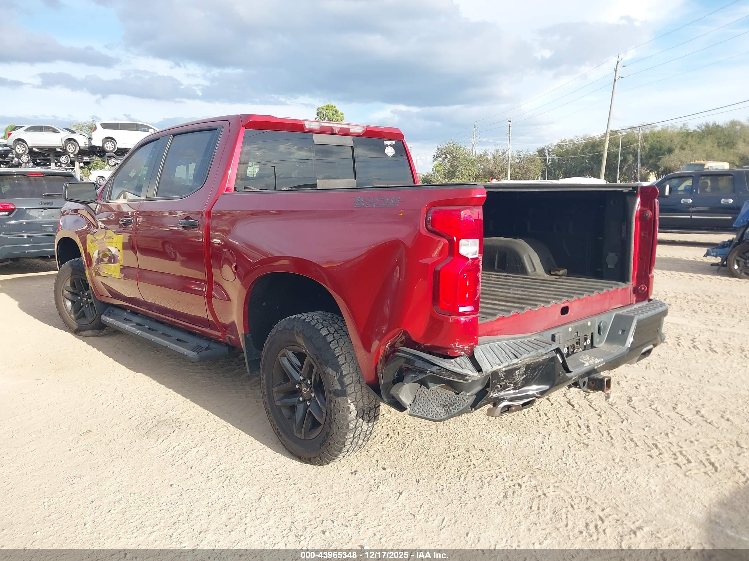 CHEVROLET SILVERADO image 3
