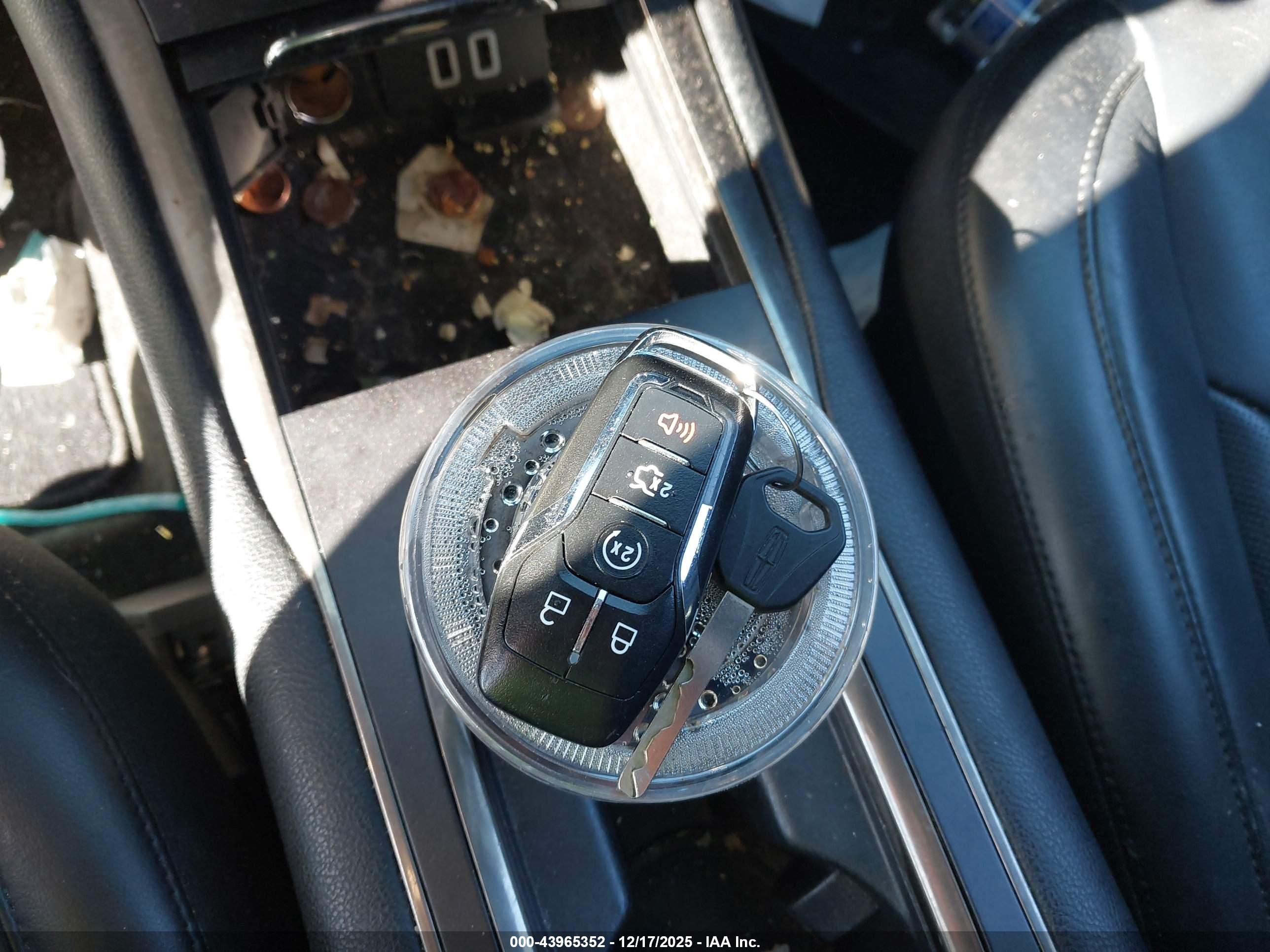 LINCOLN MKC image 11