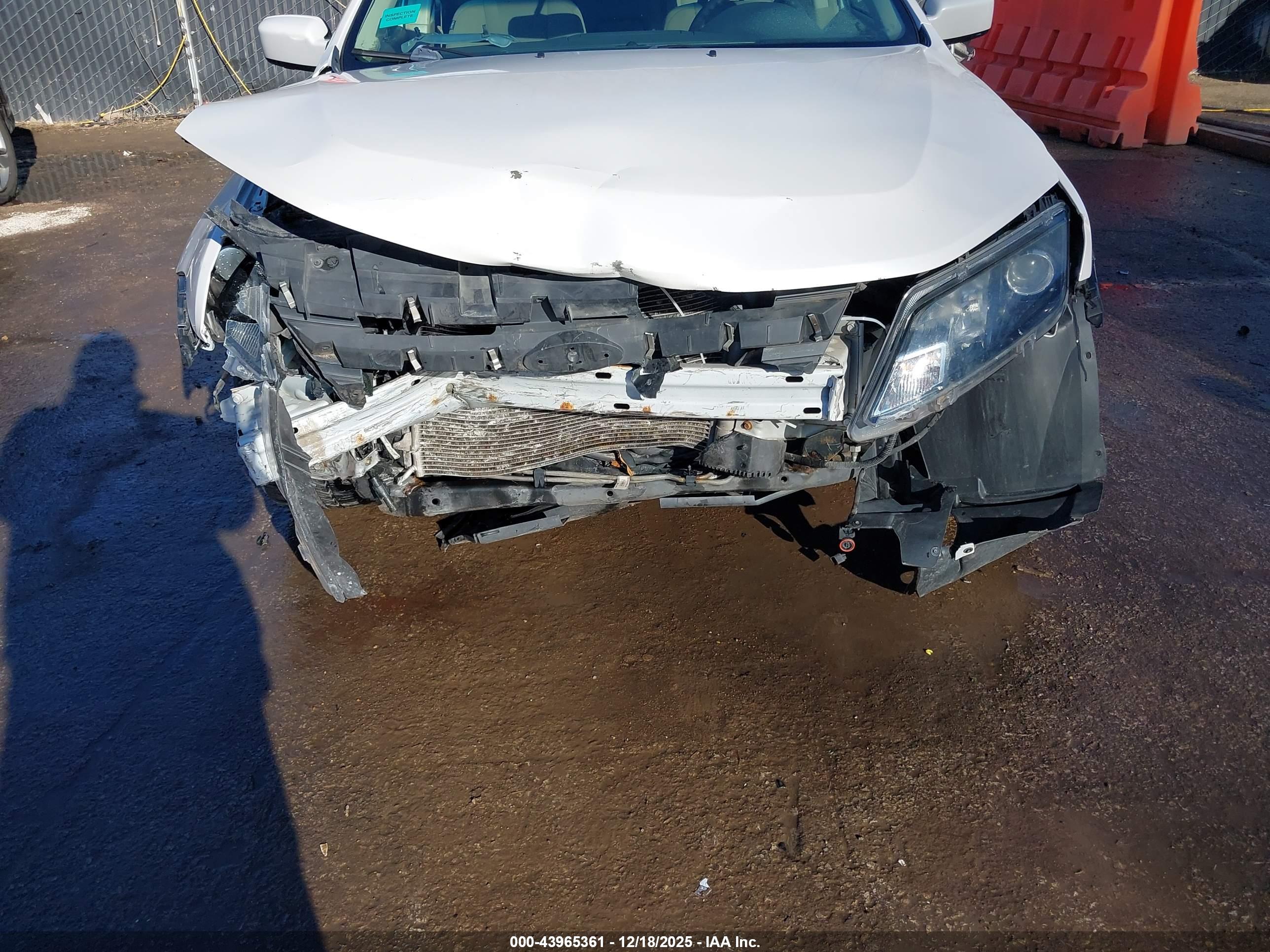 FORD FUSION image 6