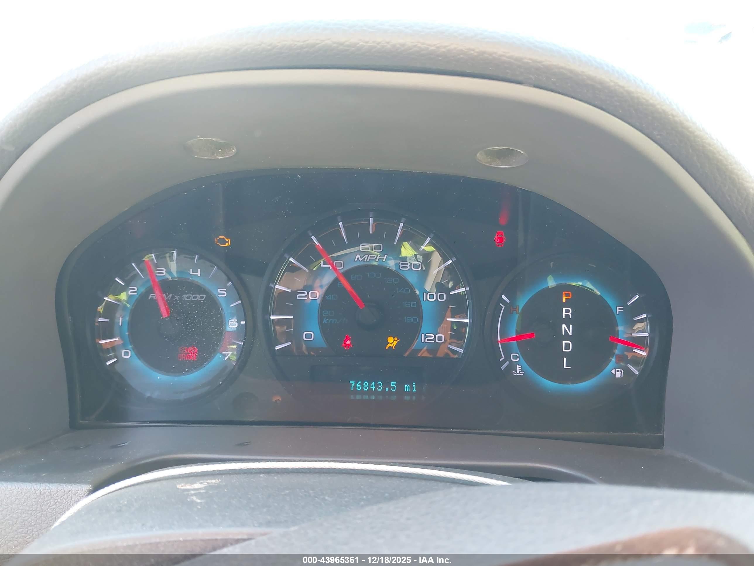 FORD FUSION image 7