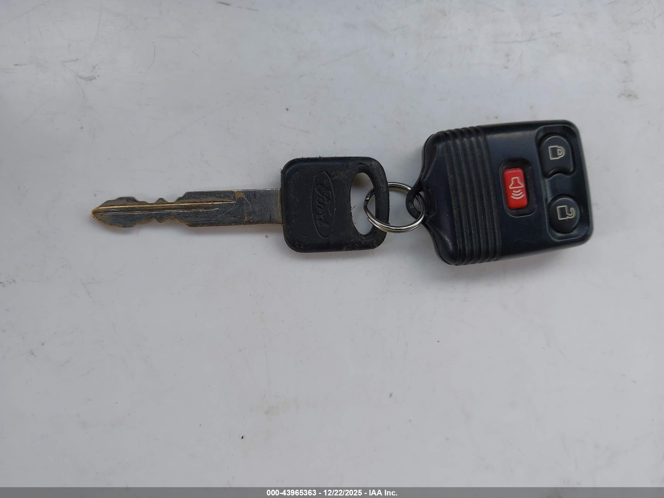 FORD E-250 image 11