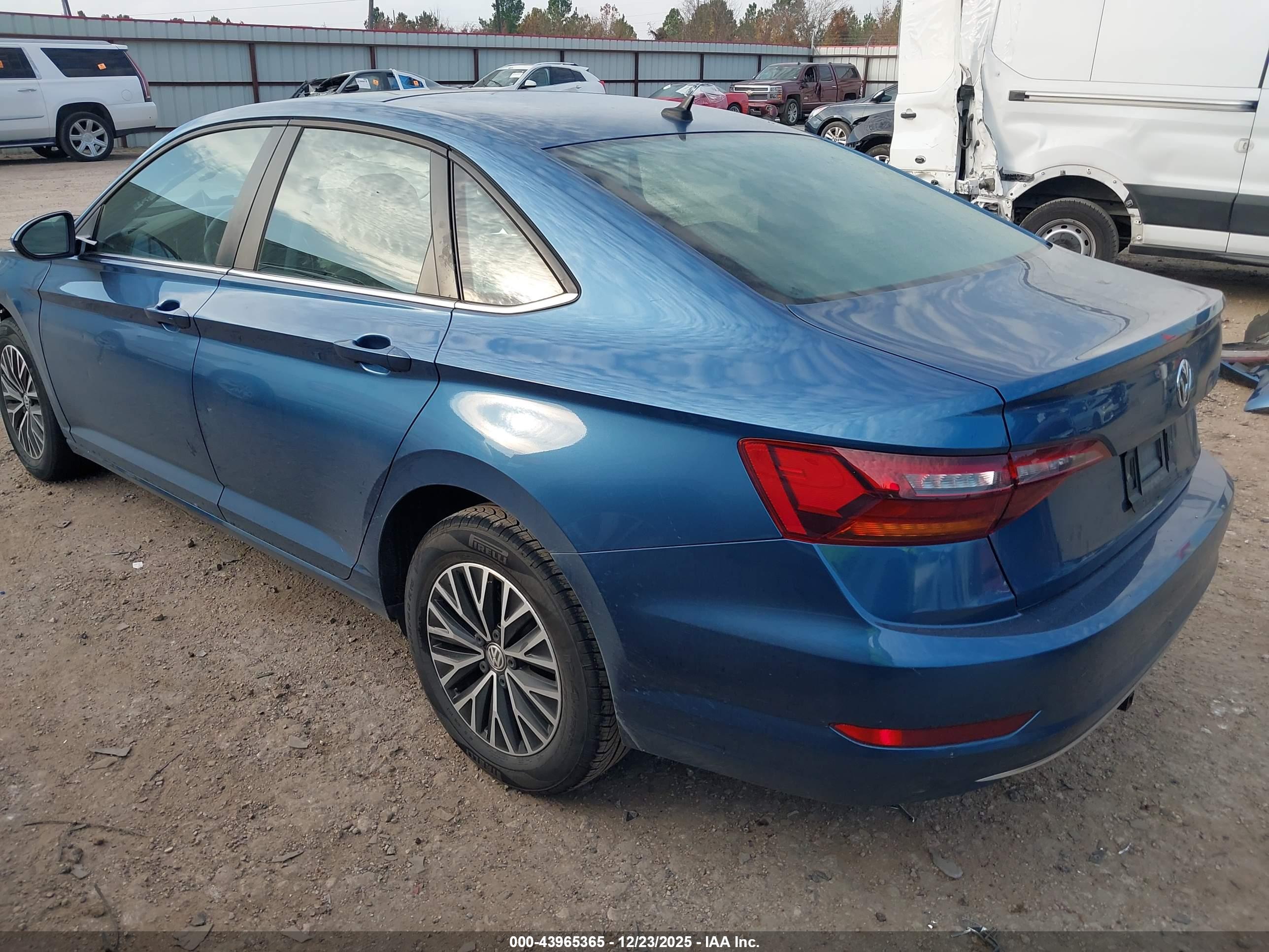 VOLKSWAGEN JETTA image 3