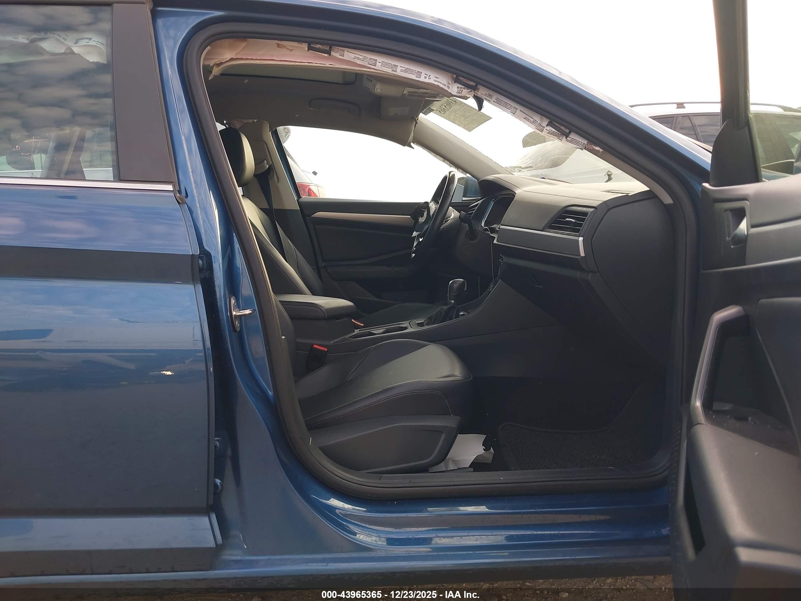 VOLKSWAGEN JETTA image 5