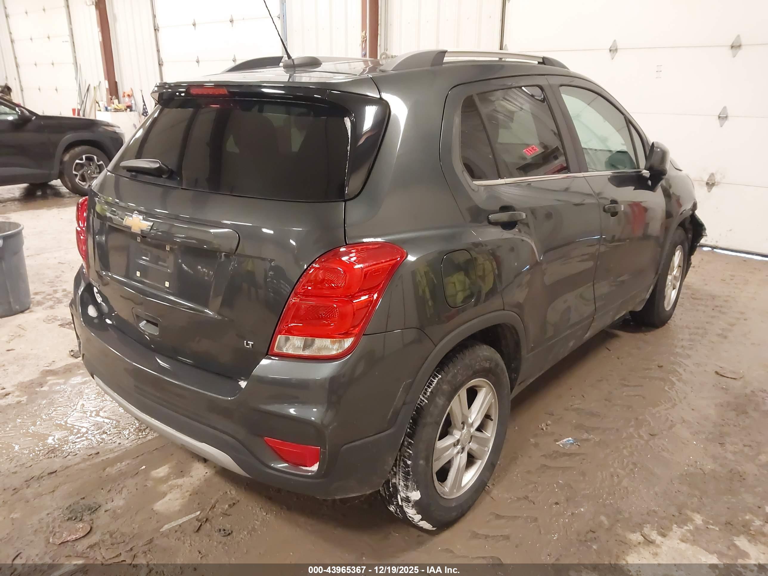 CHEVROLET TRAX image 4