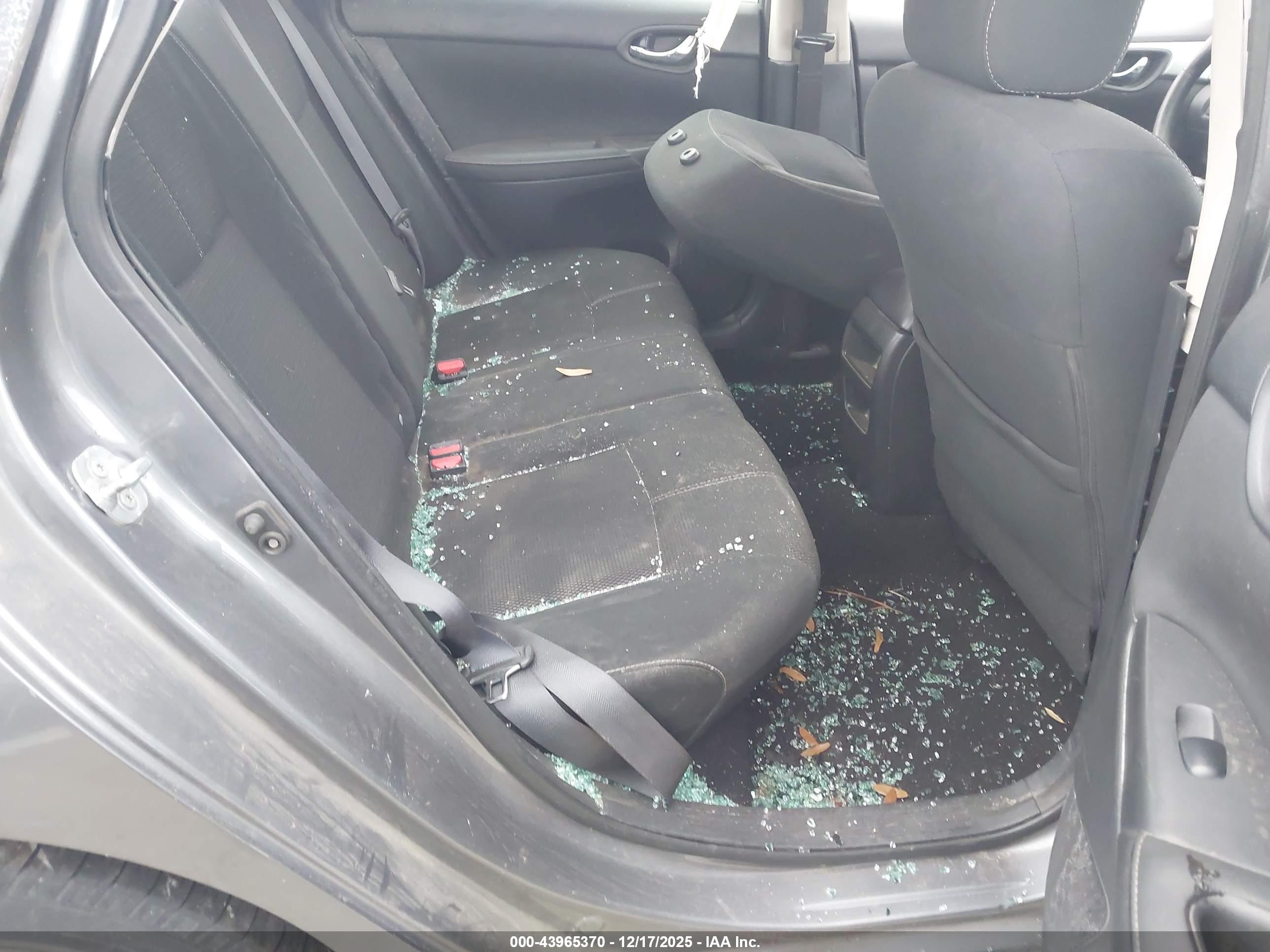 NISSAN SENTRA image 8