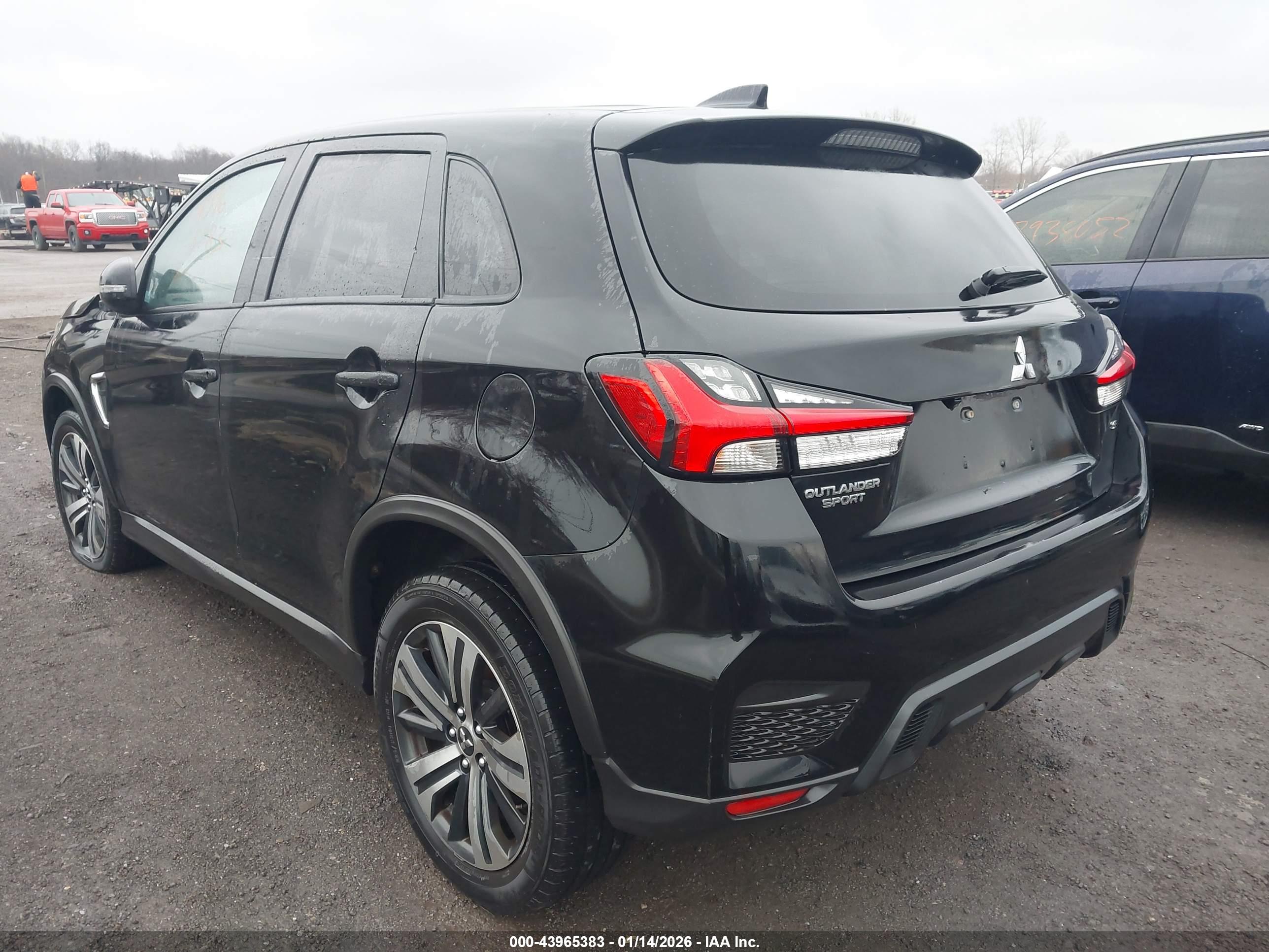 MITSUBISHI OUTLANDER image 3