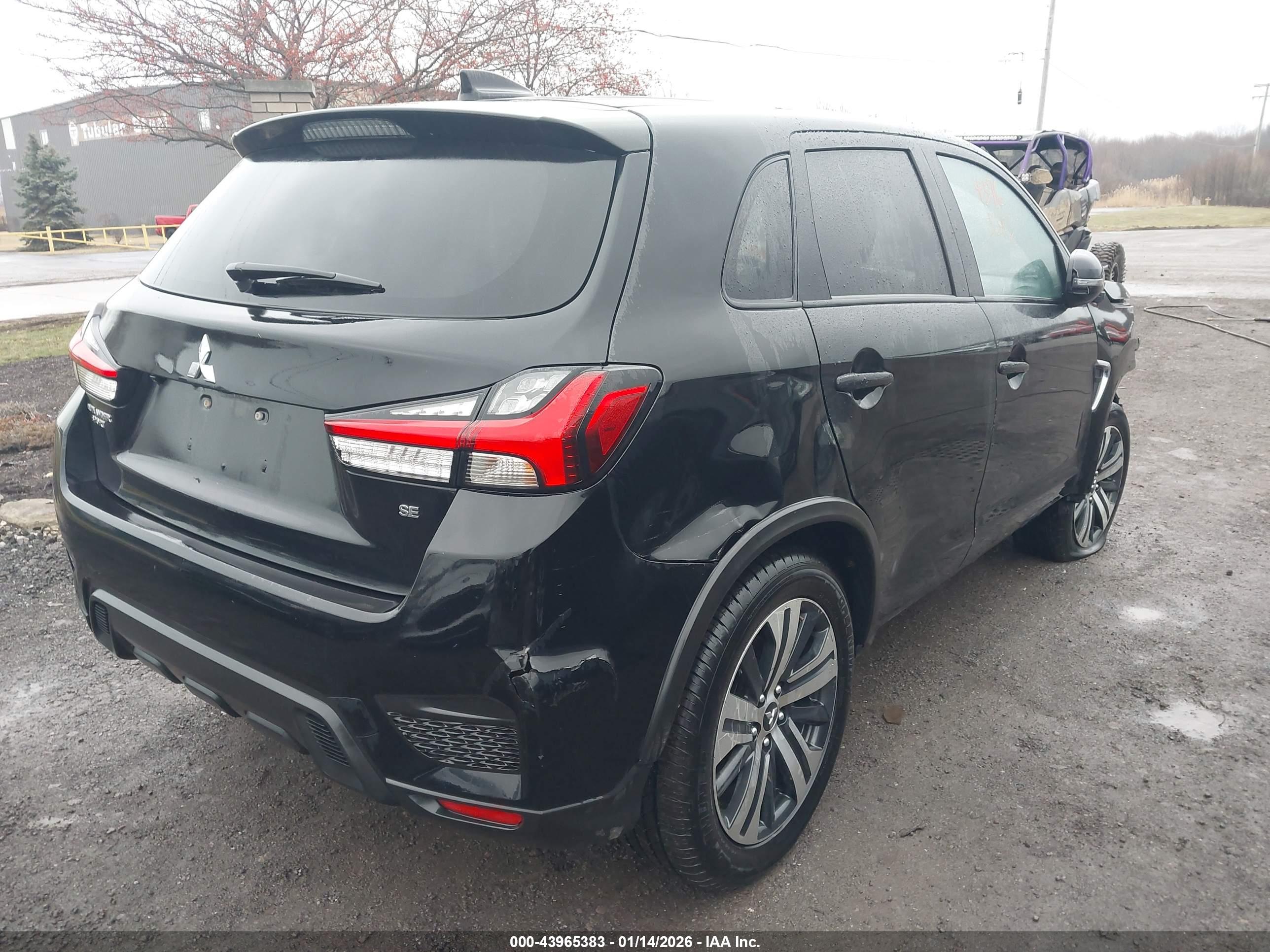 MITSUBISHI OUTLANDER image 4