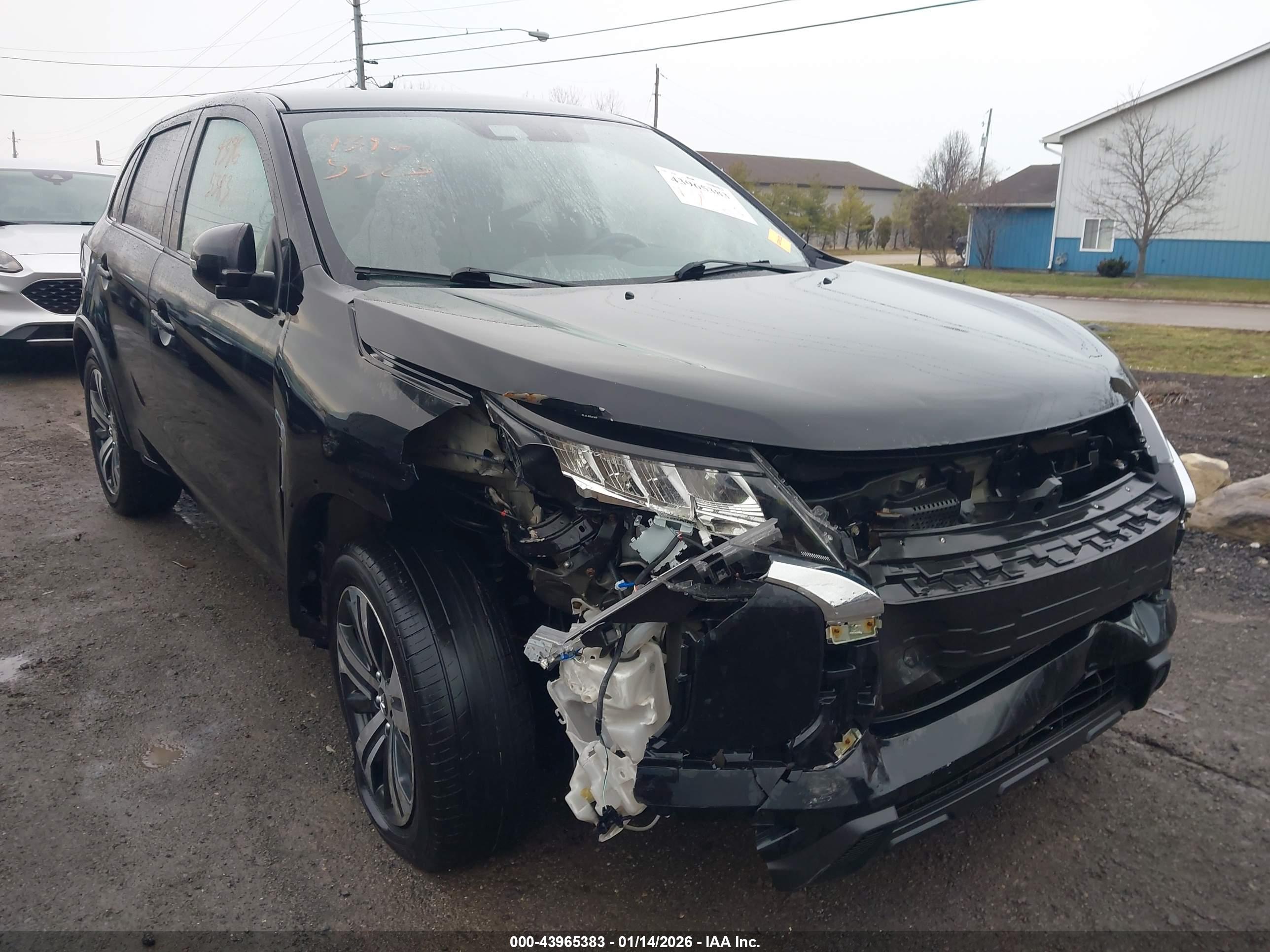 MITSUBISHI OUTLANDER image 6