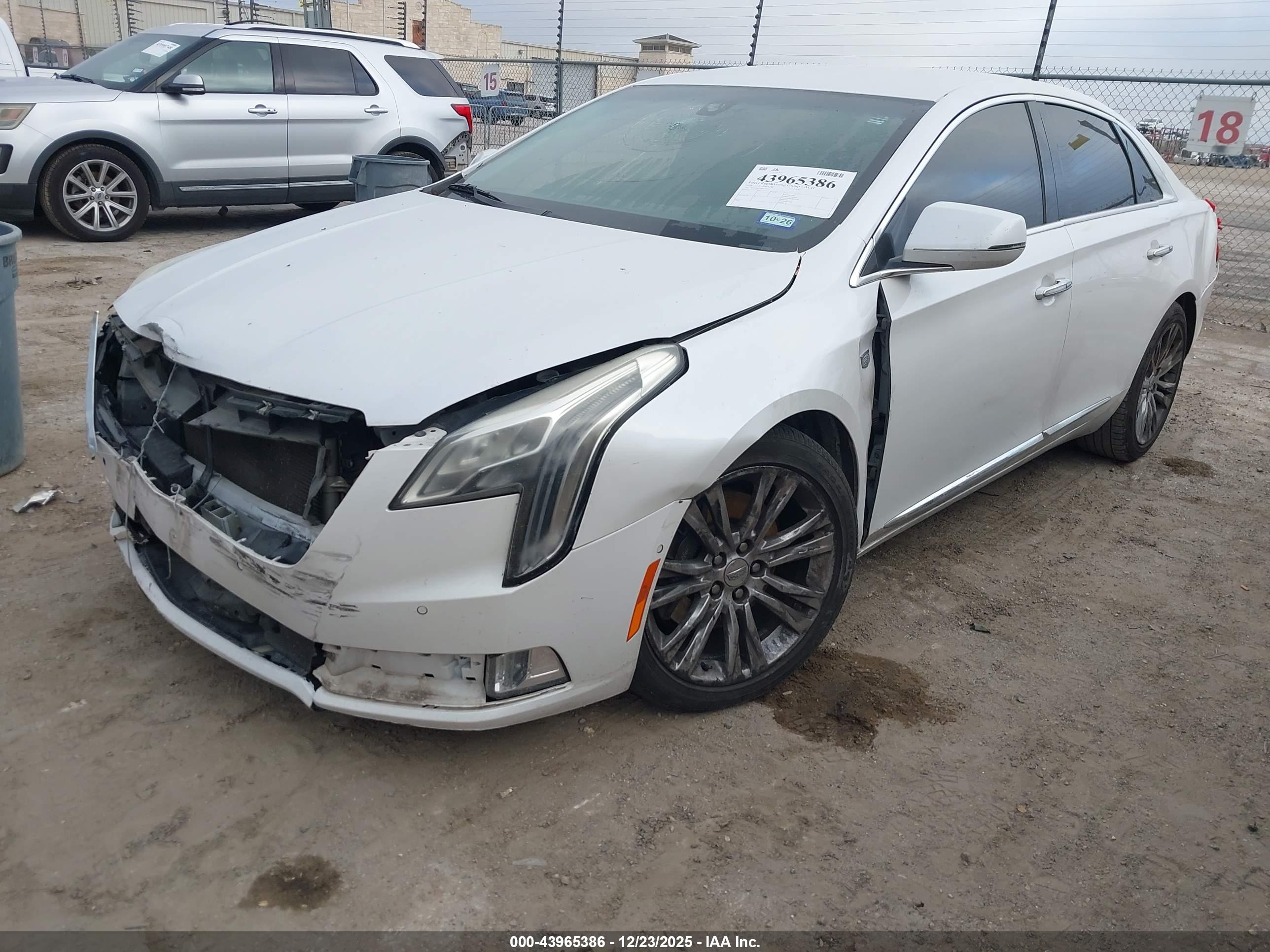 CADILLAC XTS image 2