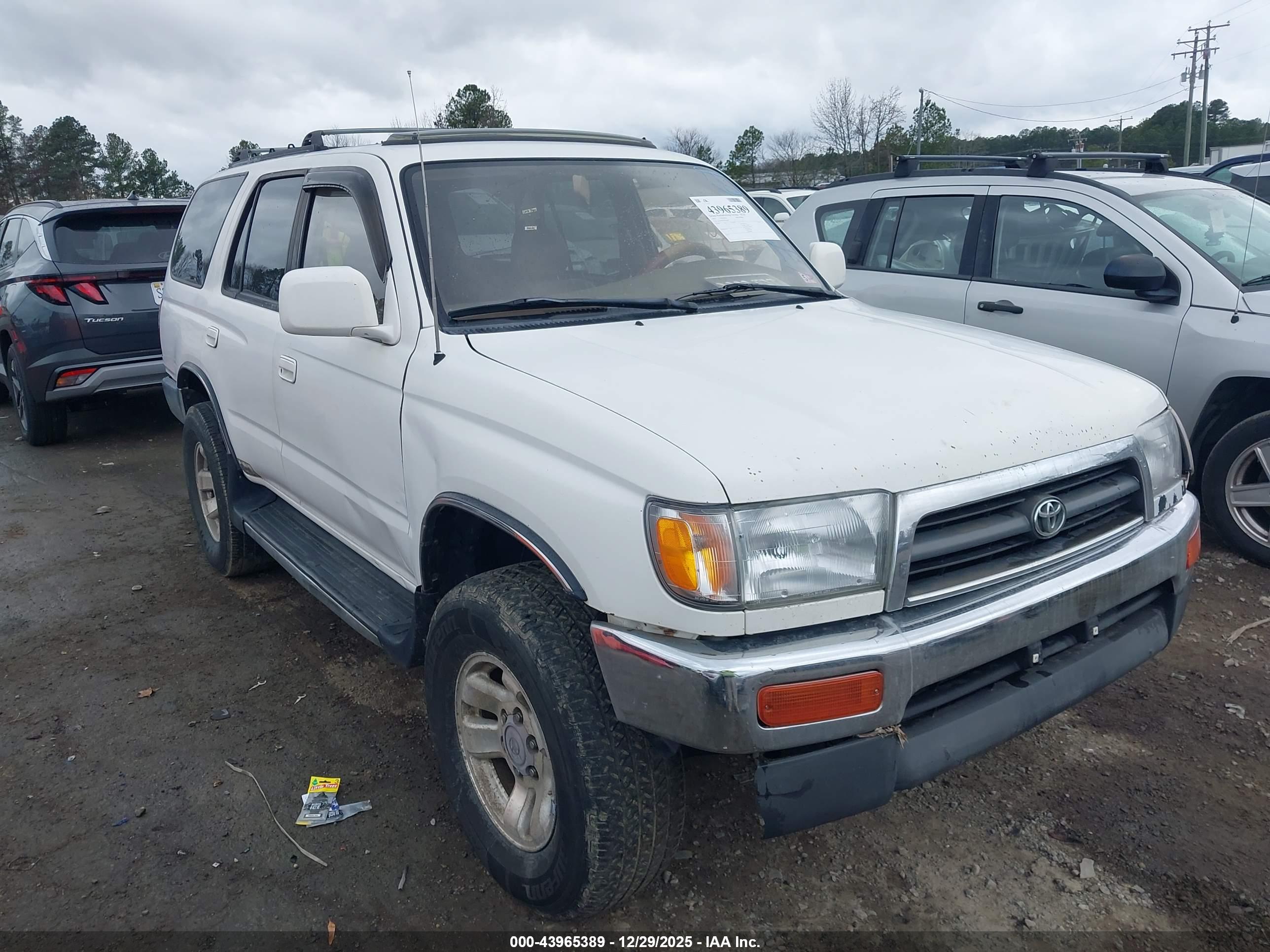 TOYOTA 4RUNNER image 6